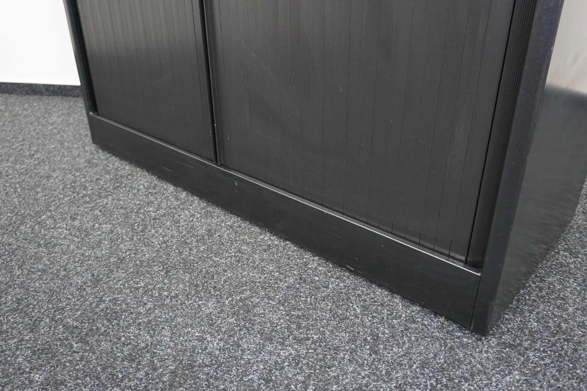 Ahrend Aktenschrank | Rolladen | Schwarz | 195 x 120 x 45 cm | 5 OH Ahrend Aktenschrank | Rolladen | Schwarz | 195 x 120 x 45 cm | 5 OH