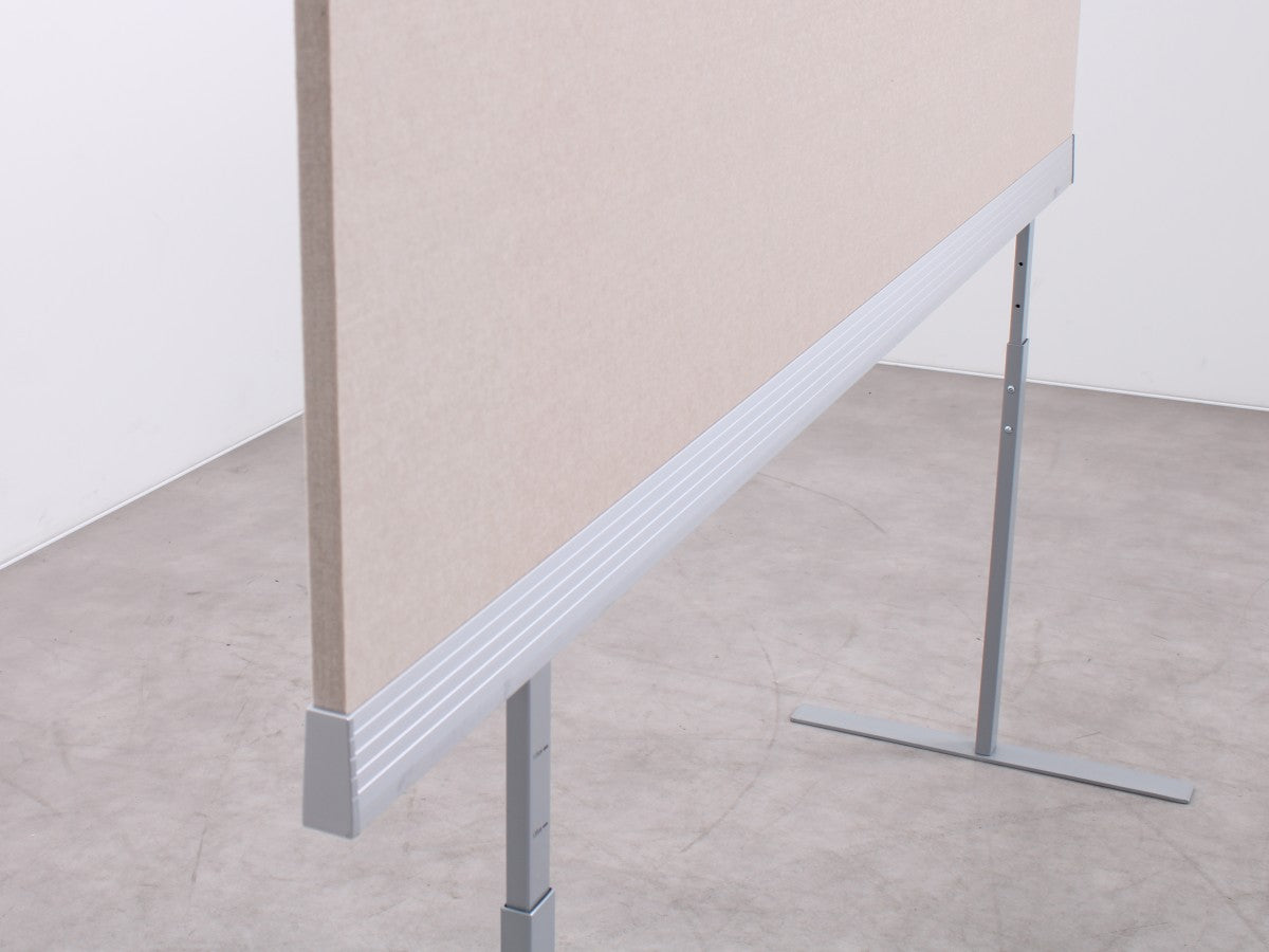 Gebrauchte Sichtschutzwand für Arbeitsplätze im Büro