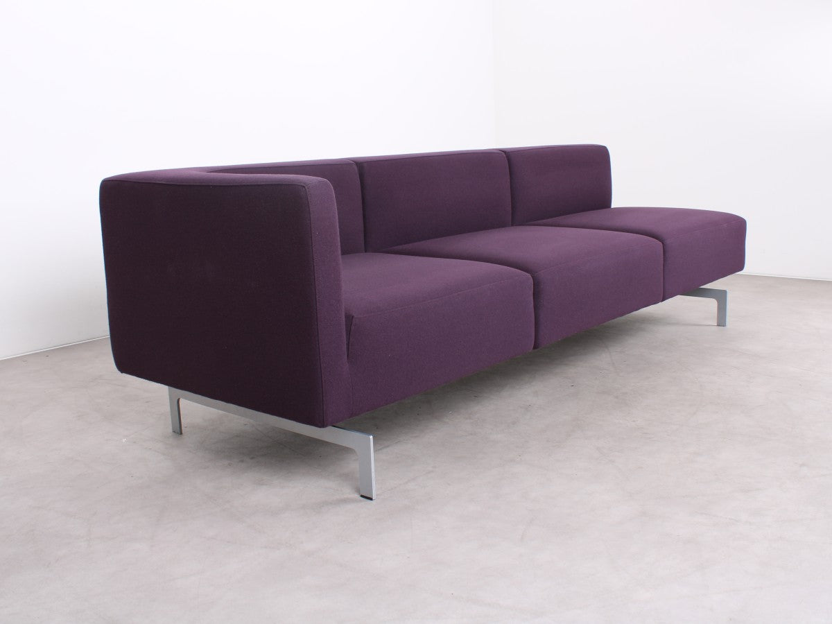 Arco Side by Side Sofa in violetter Kvadrat-Polsterung