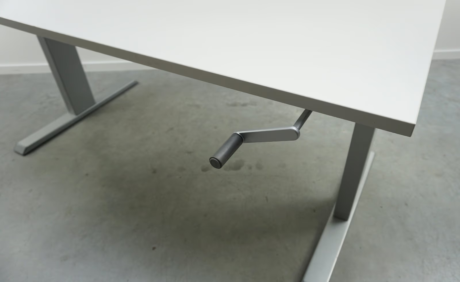 Actiforce Höhenverstellbarer Schreibtisch | Mit Kurbel | 160 x 80 cm