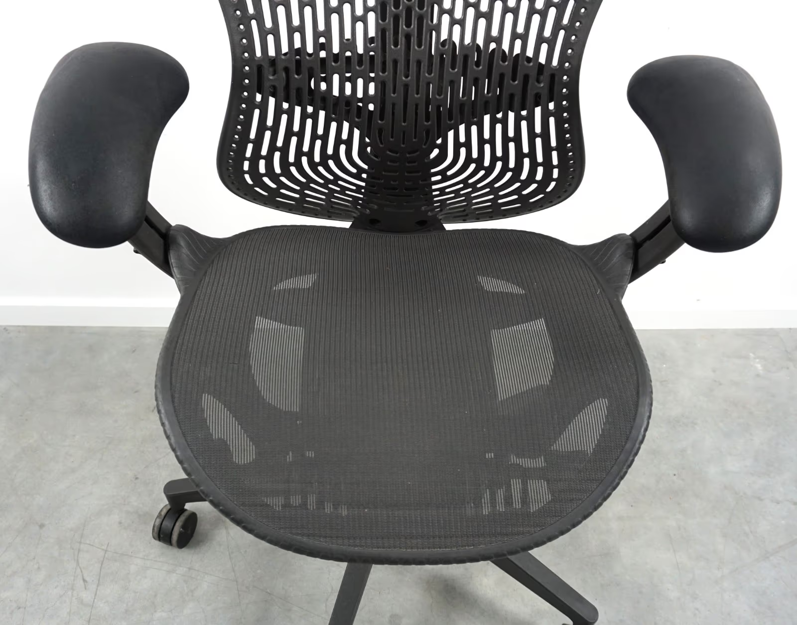 Herman Miller Mirra 2 Bürodrehstuhl | Graphit