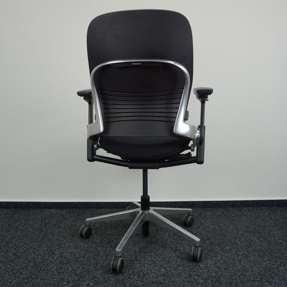 Steelcase Leap V2 Bürodrehstuhl Beige-Schwarz Rückenansicht
