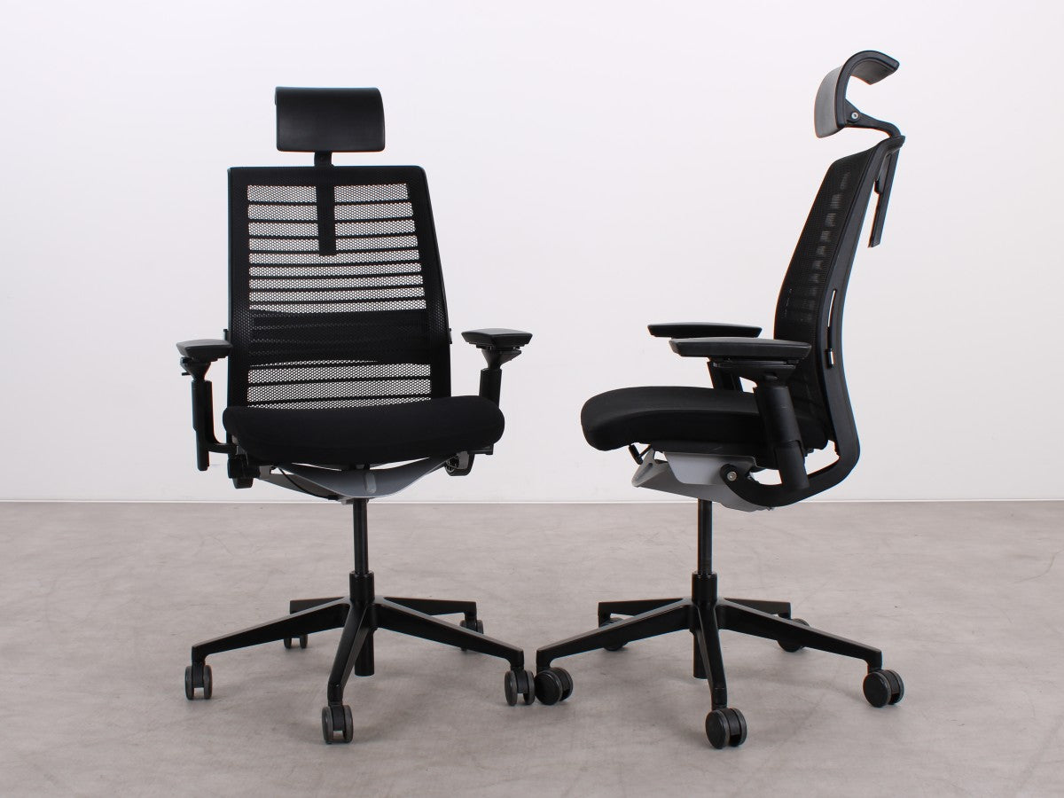 Steelcase Think V2 Bürodrehstuhl | Schwarz | Mit Kopfstütze