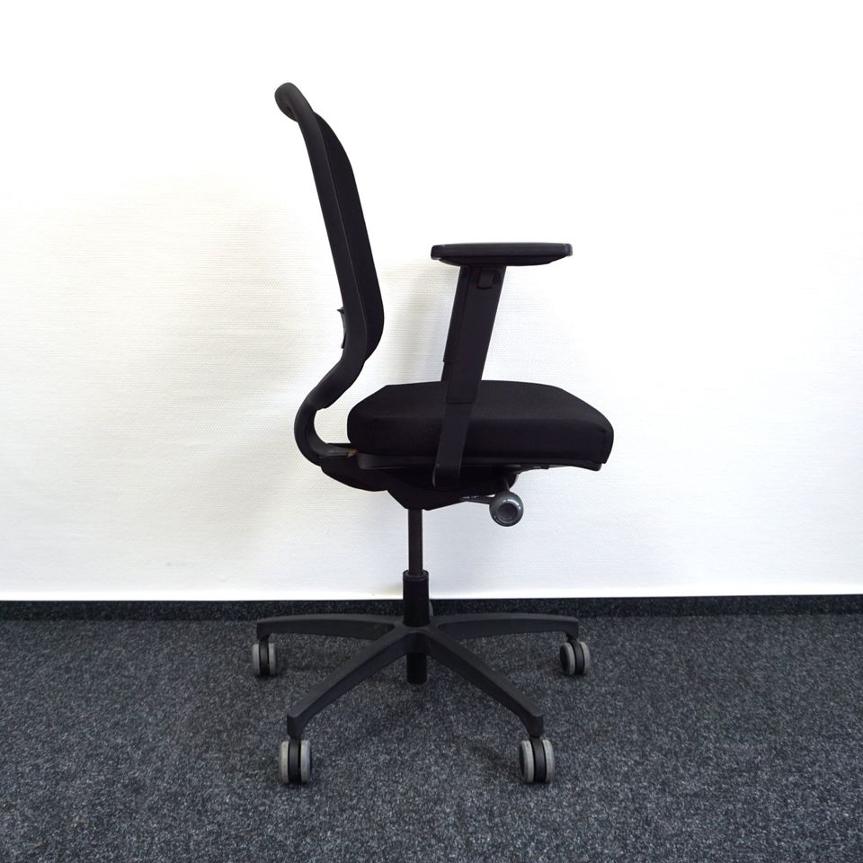 Beta Be Fine Bürodrehstuhl Schwarz Seitenansicht