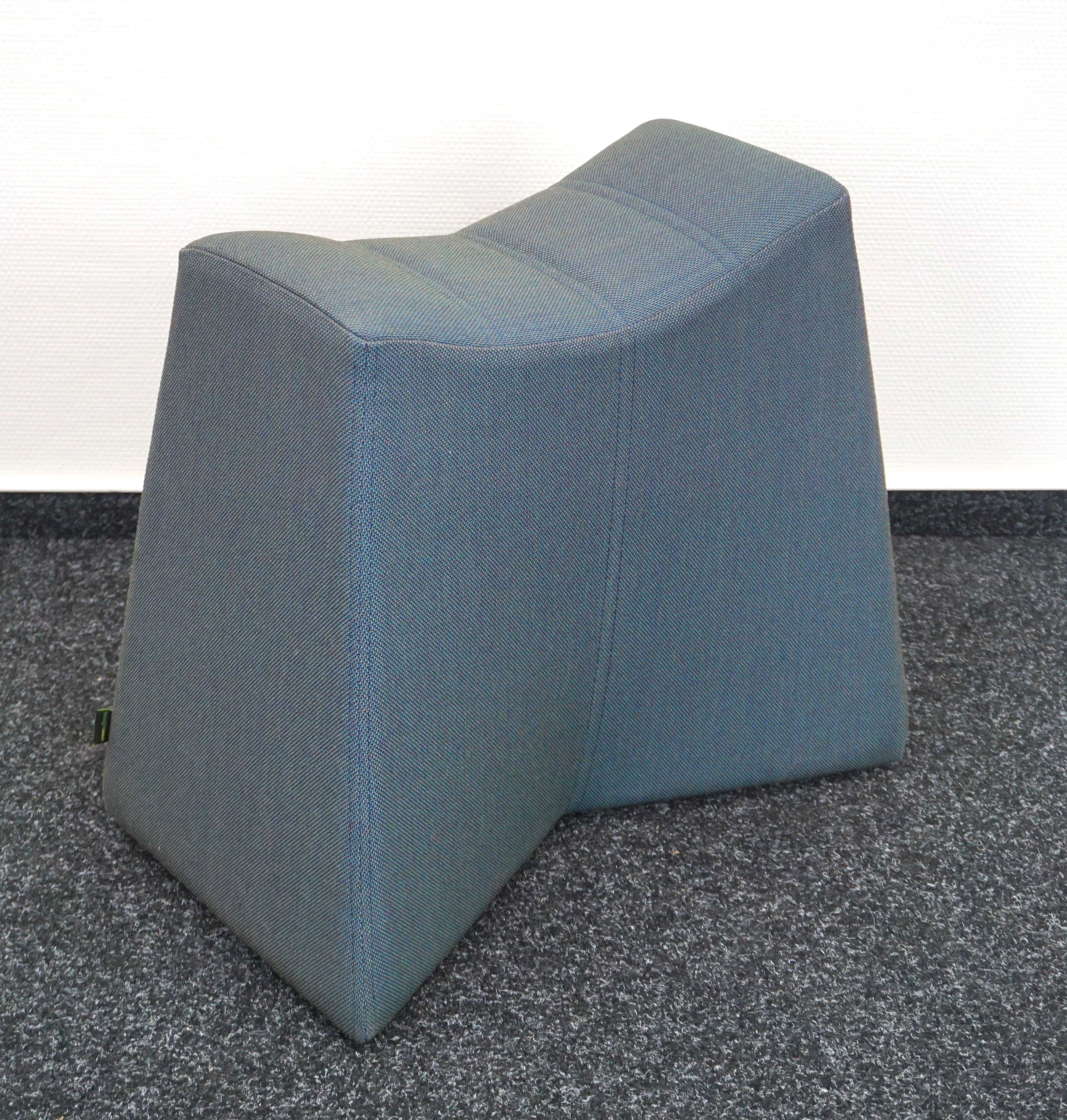 Naughtone Pinch Design Hocker | Blau-Grau
