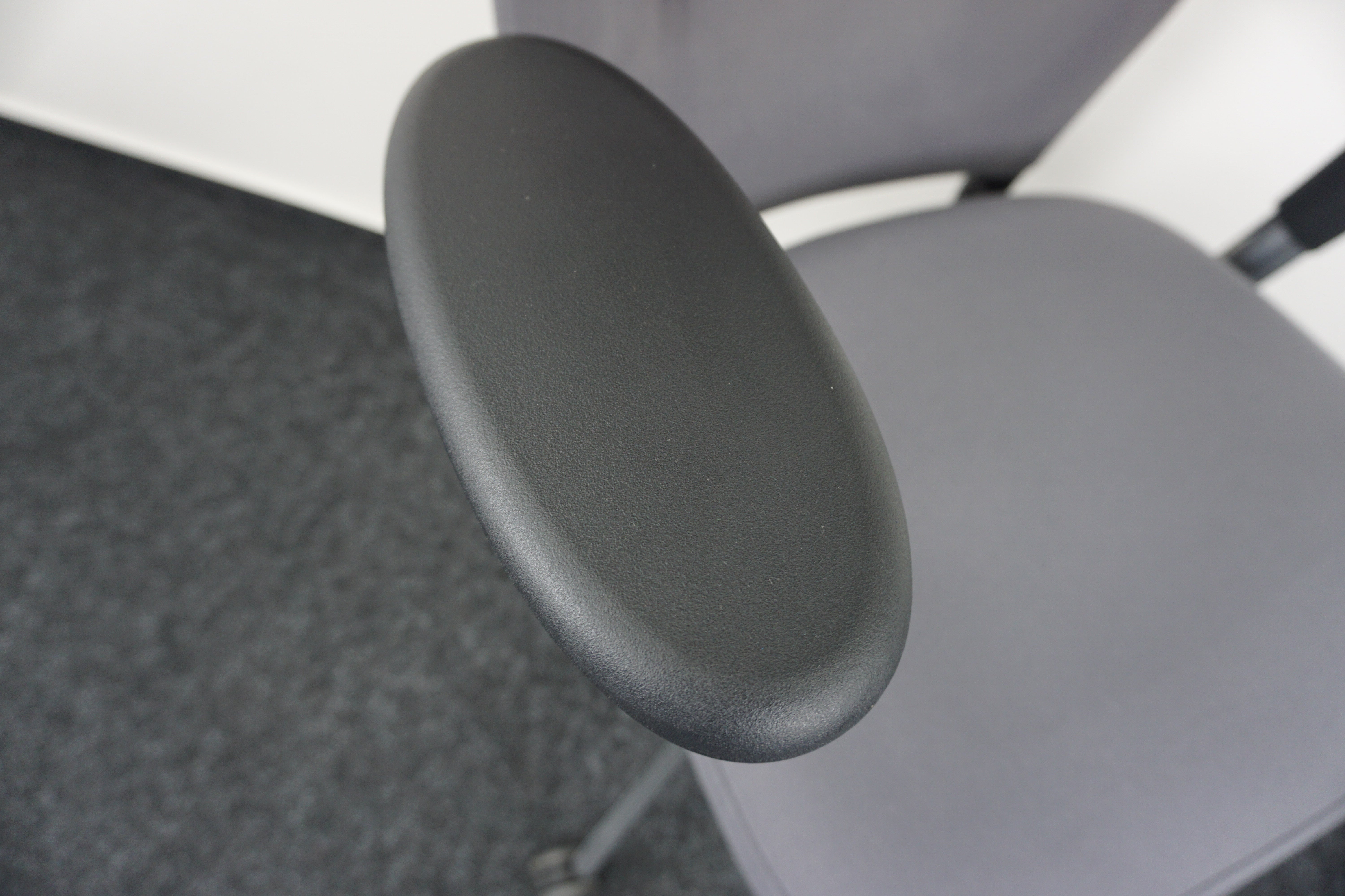 Vitra ID Trim L Bürodrehstuhl Armlehne