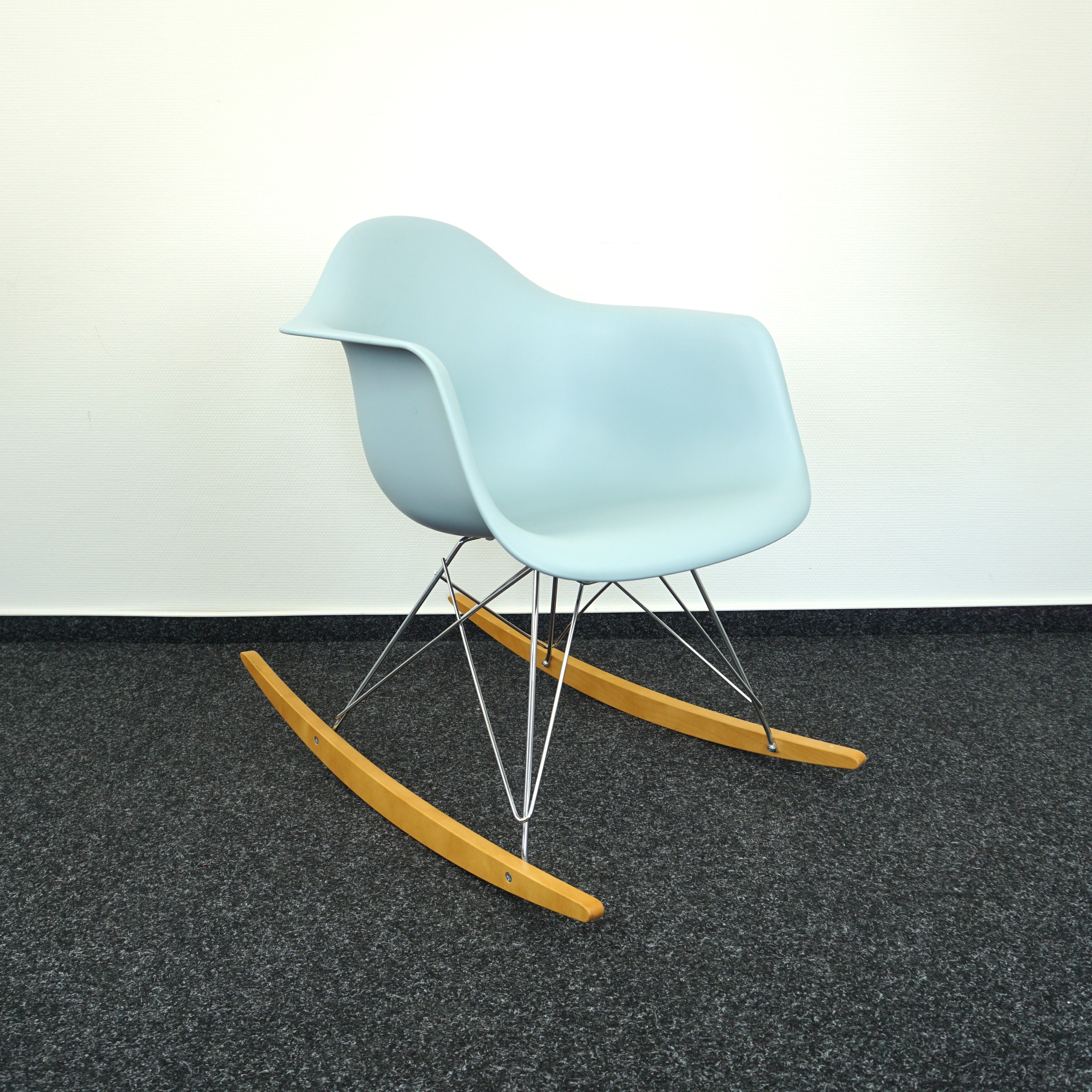 Vitra Eames Plastic Armchair RAR Design Schaukelstuhl | Hellblau