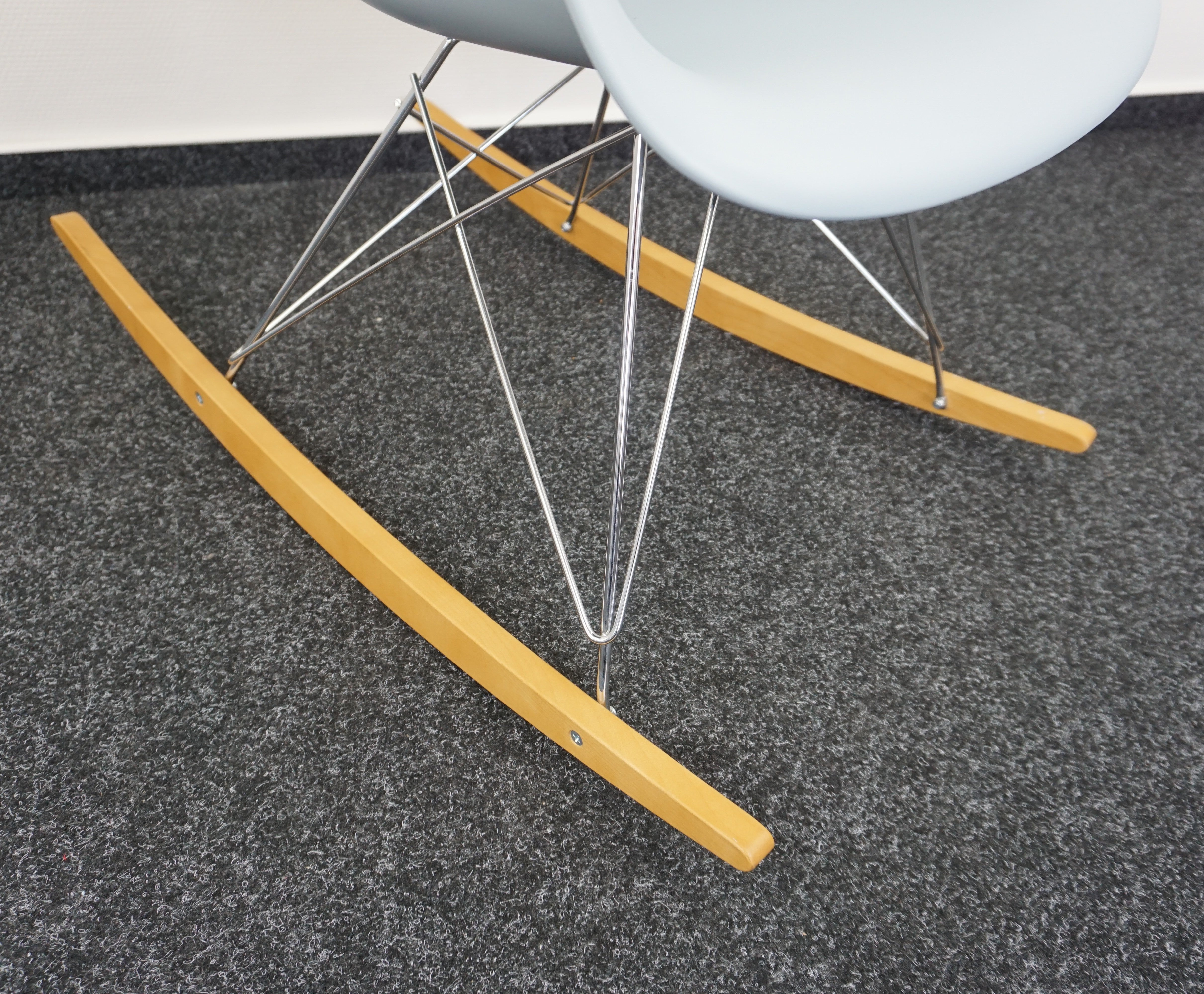 Vitra Eames Plastic Armchair RAR Design Schaukelstuhl | Hellblau