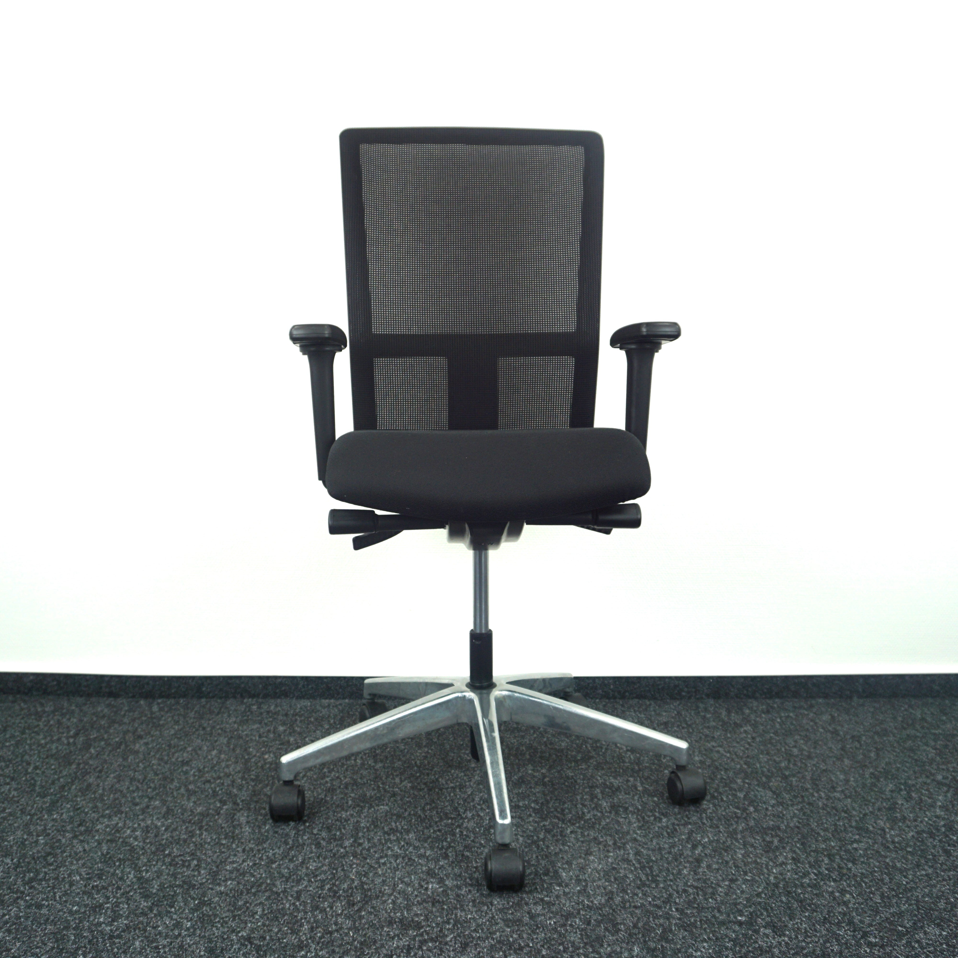 Interstuhl Se7en Bürodrehstuhl Schwarz Vorderansicht