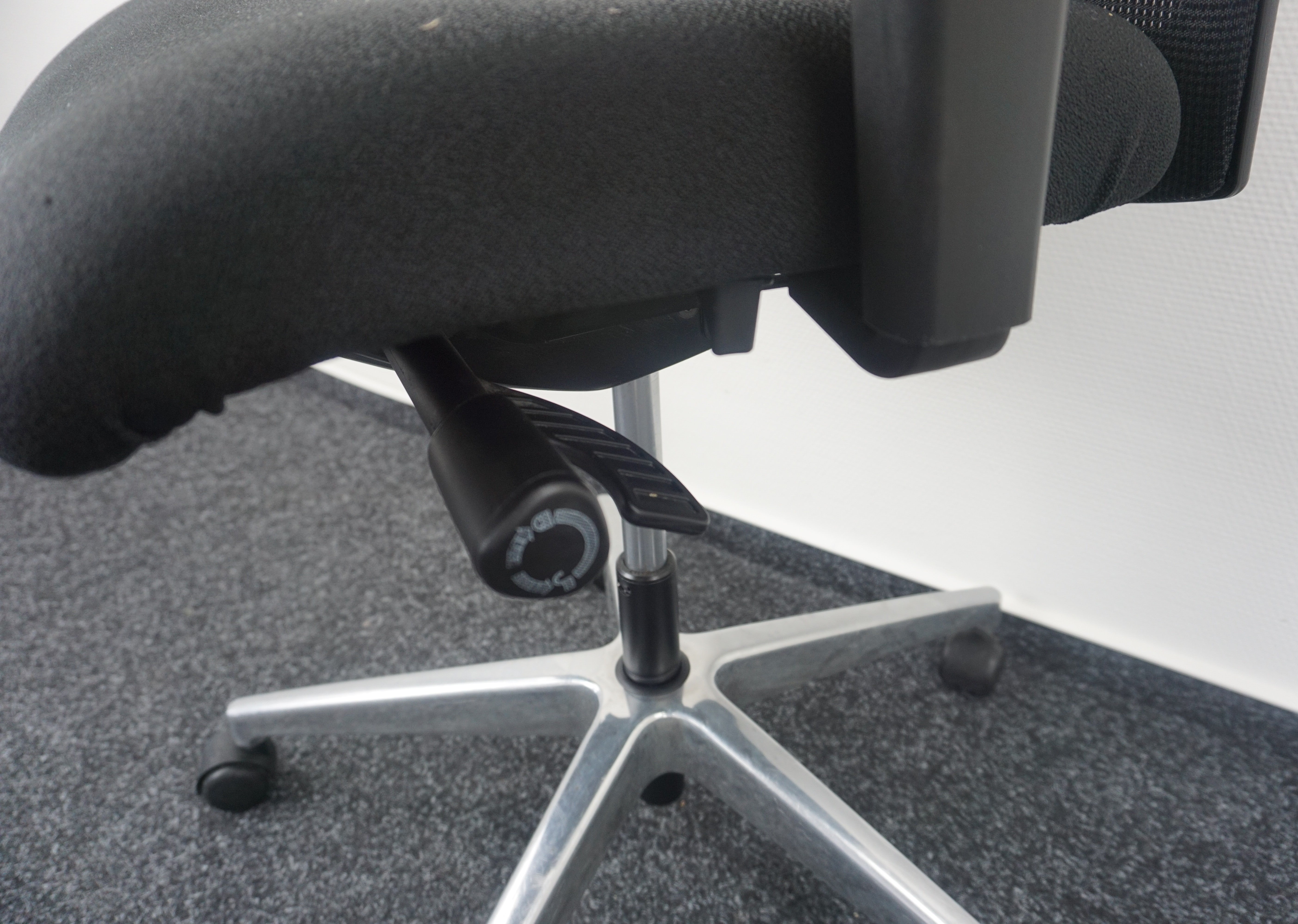 Interstuhl Se7en Bürodrehstuhl Schwarz Einstellungsoptionen