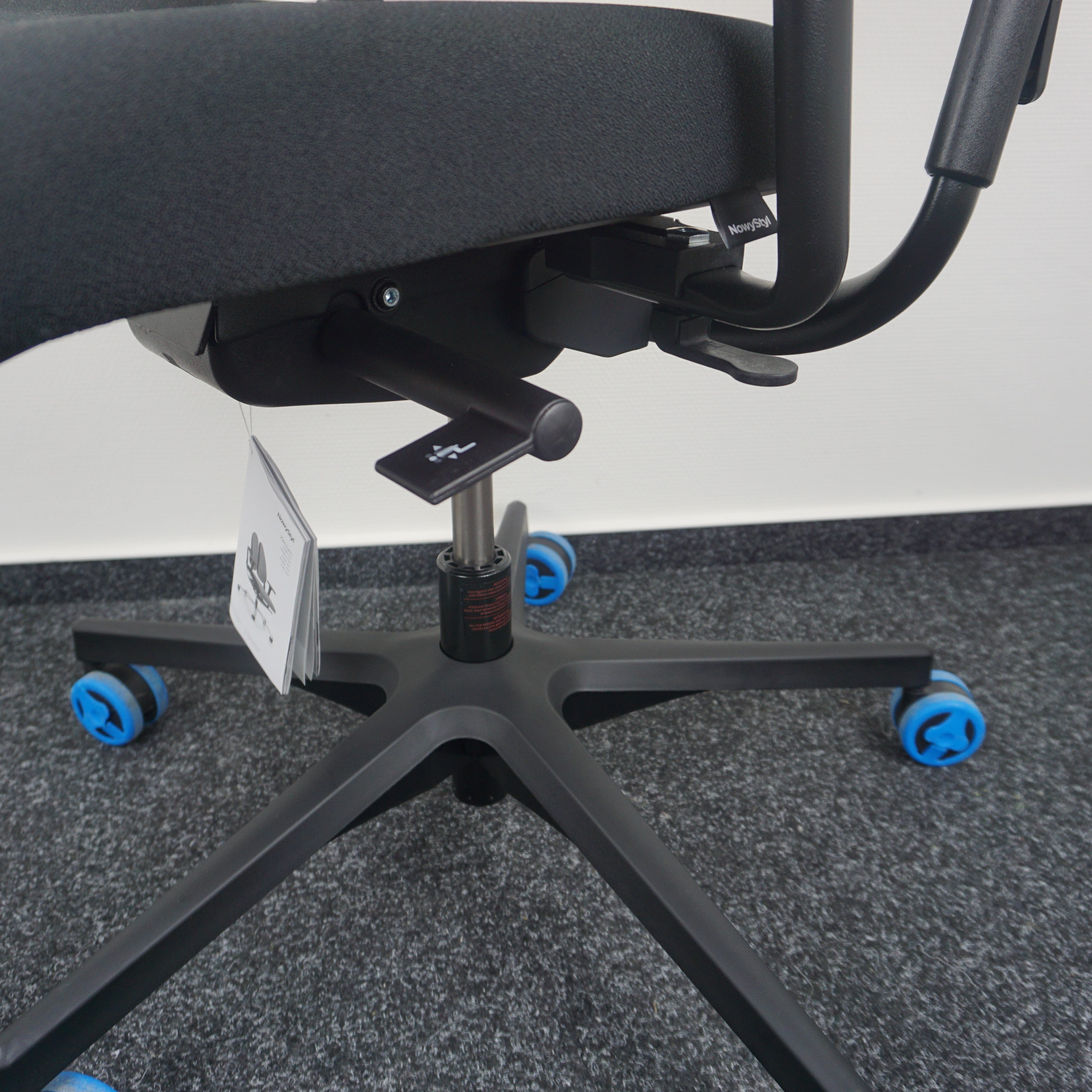 Grahl Xenium Ergonomischer Bürodrehstuhl Schwarz Verstellungsoptionen