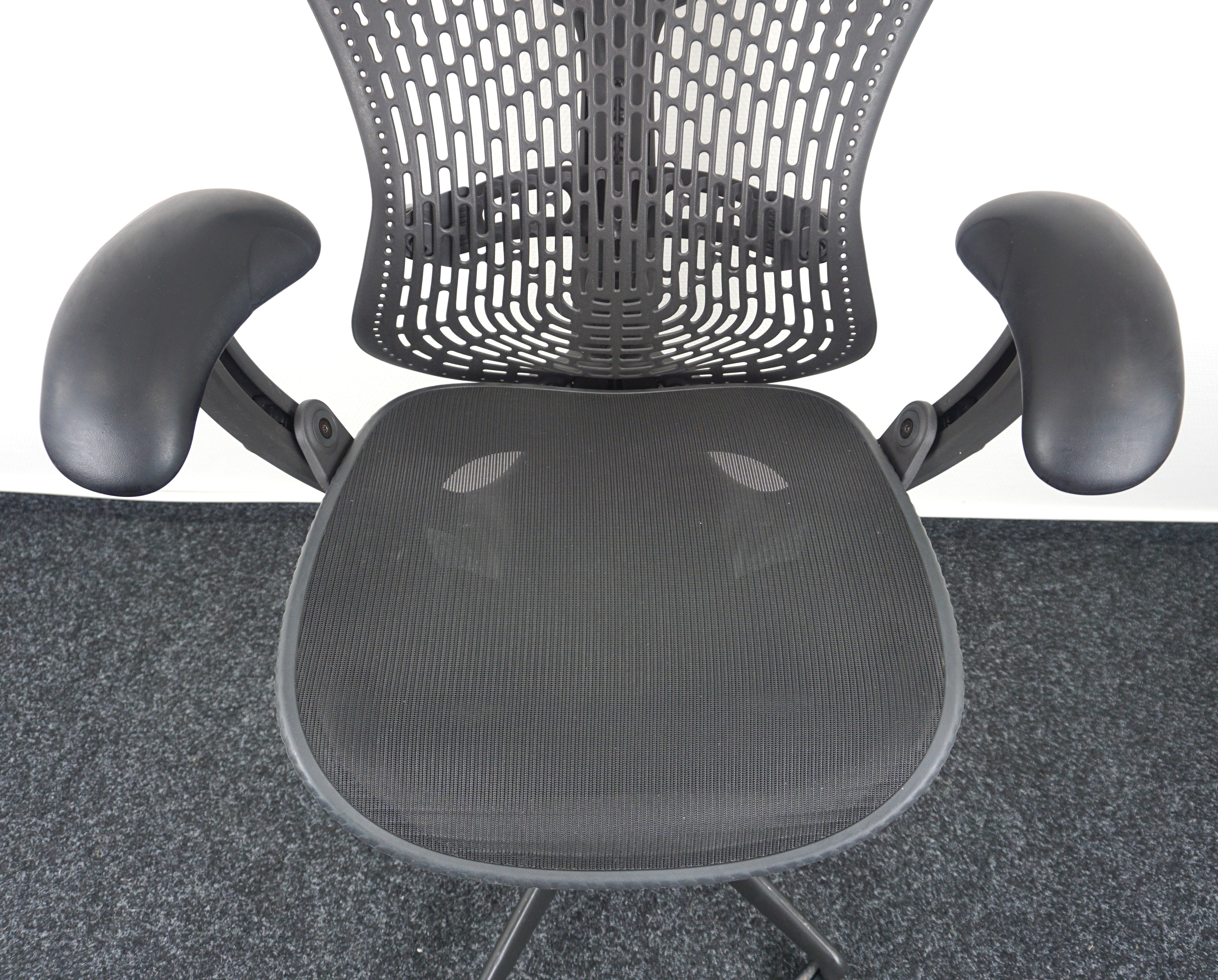 Herman Miller Mirra 1 Bürostuhl Anthrazit Sitz