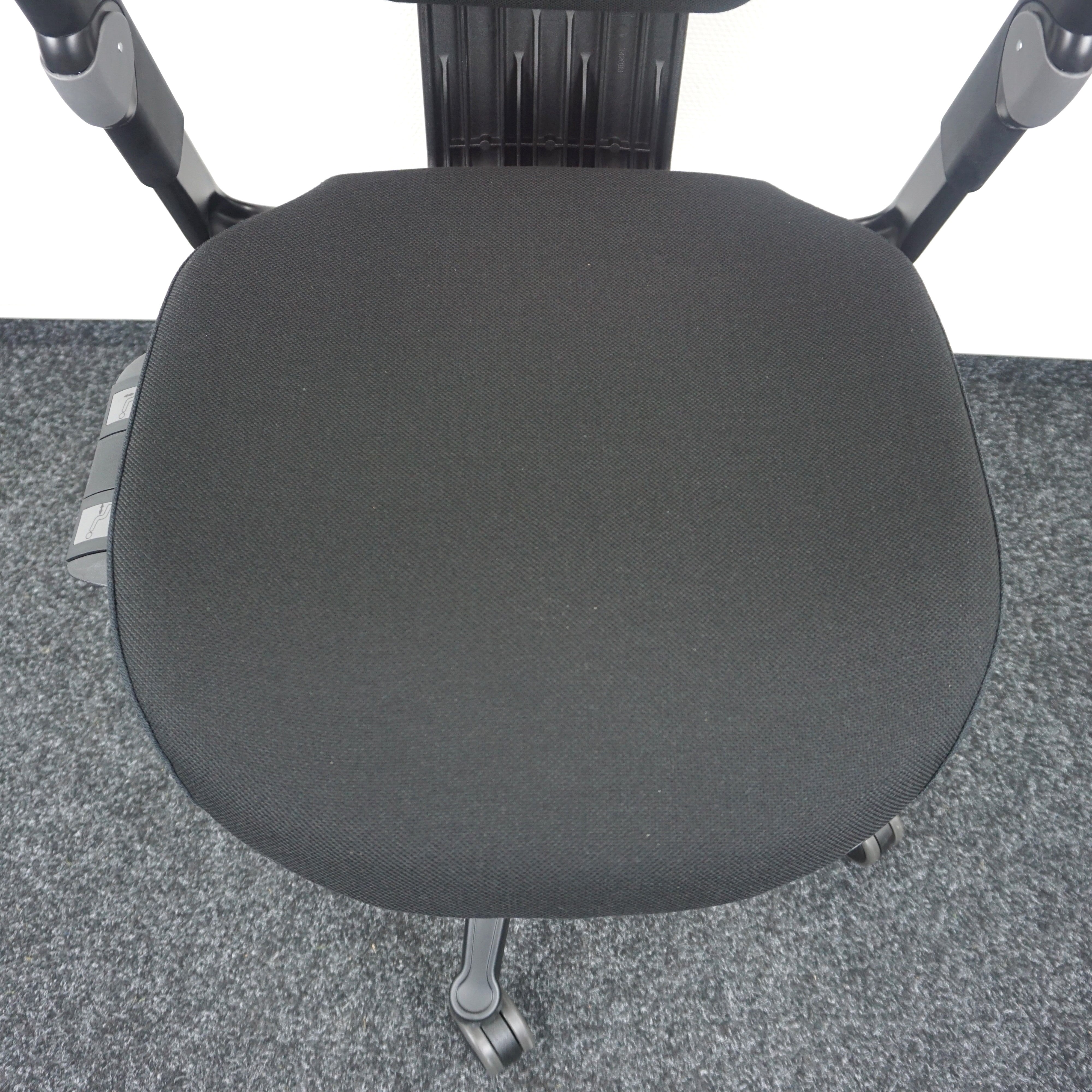 RH Extend 100 Ergonomischer Bürodrehstuhl Schwarz Sitz
