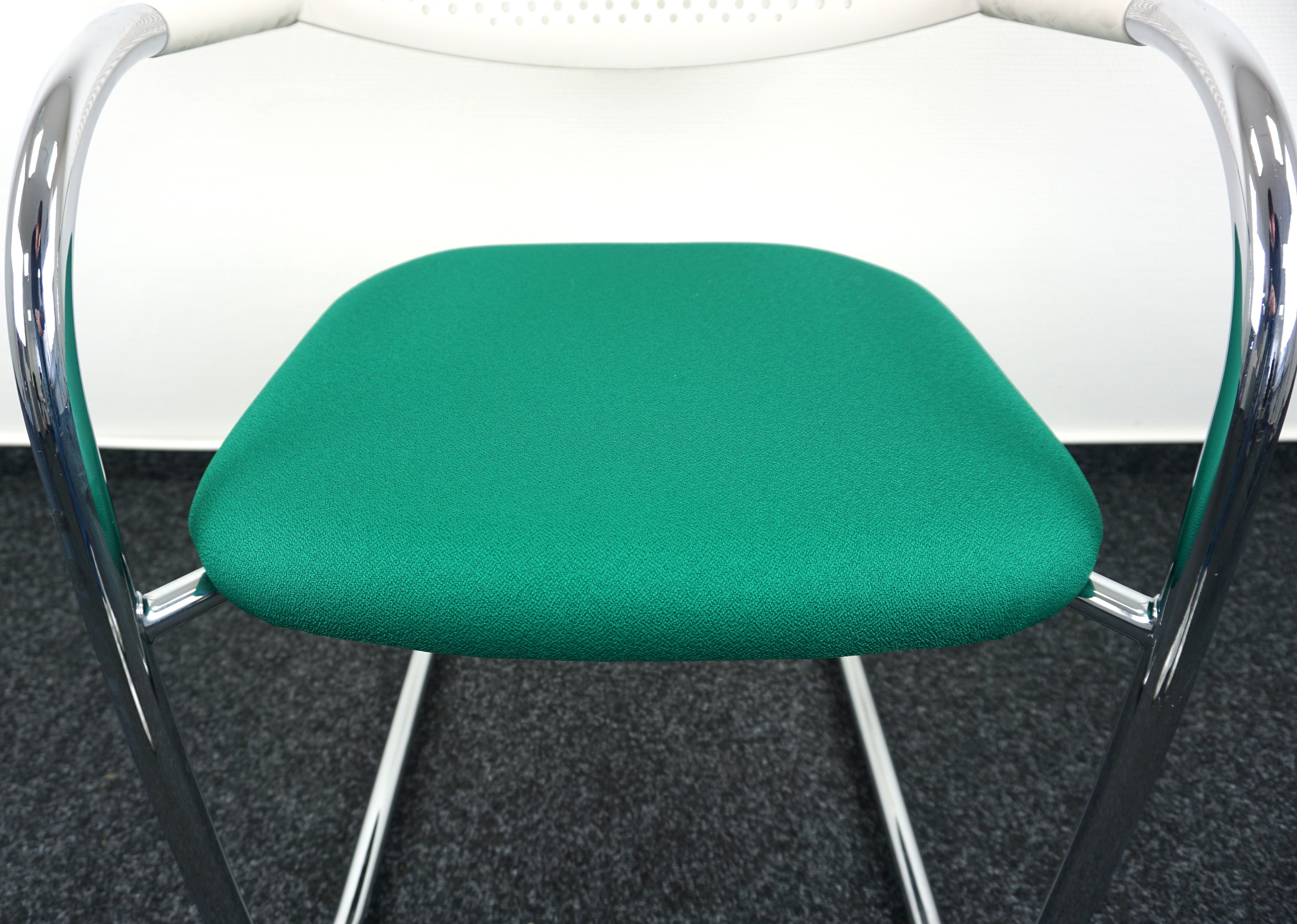 Vitra Visavis Design Konferenzstuhl Weiß-Grün Sitz