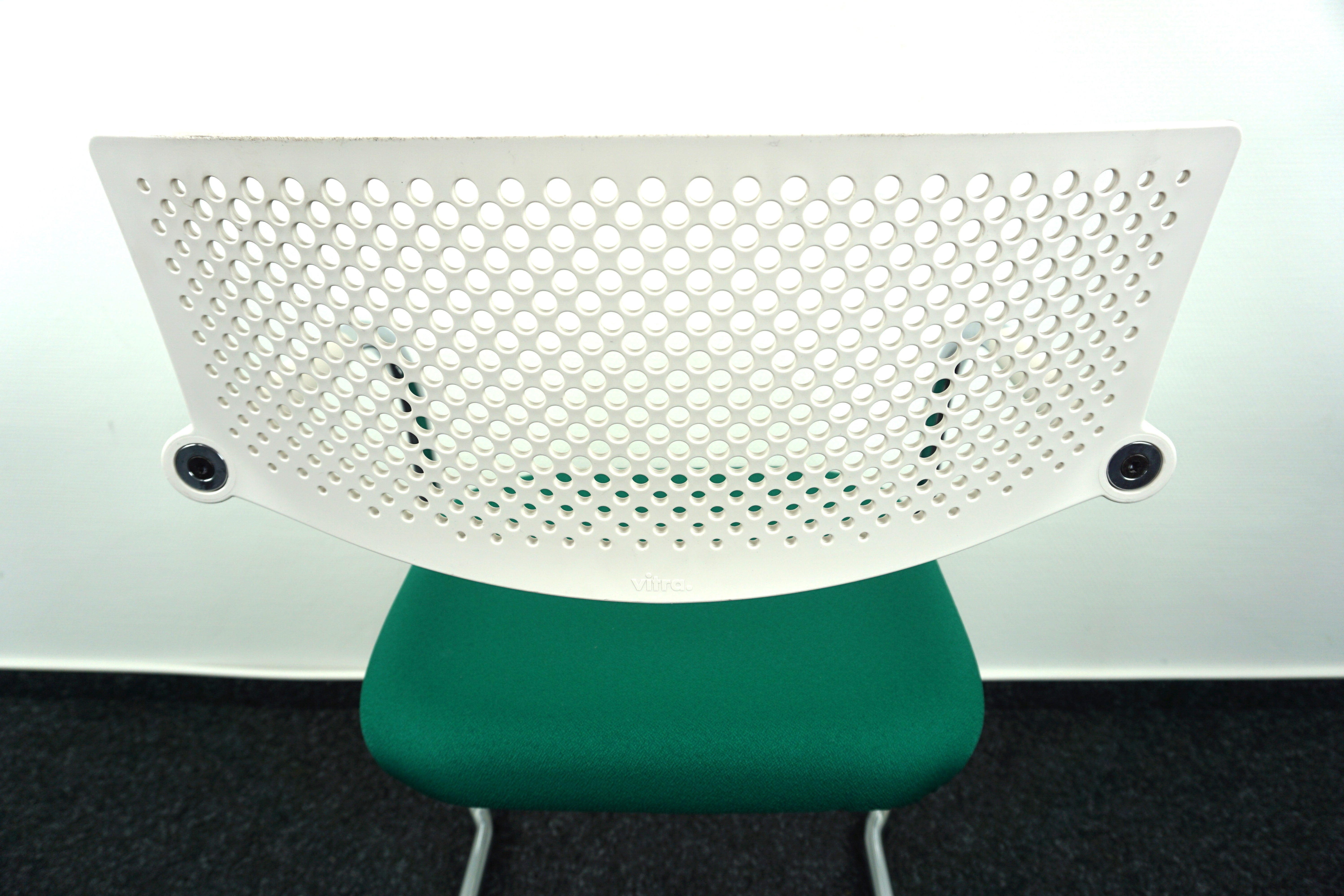 Vitra Visavis Design Konferenzstuhl Weiß-Grün Rückenlehne