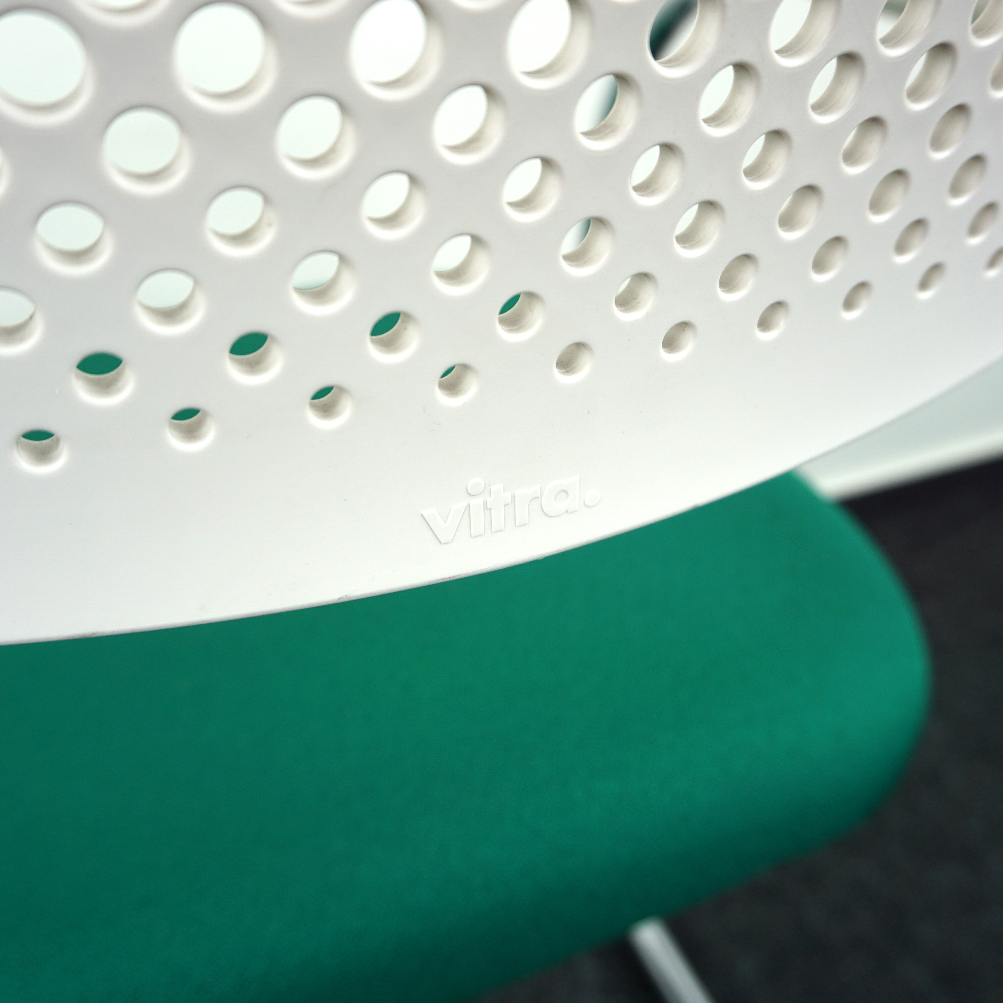 Vitra Visavis Design Konferenzstuhl Weiß-Grün
