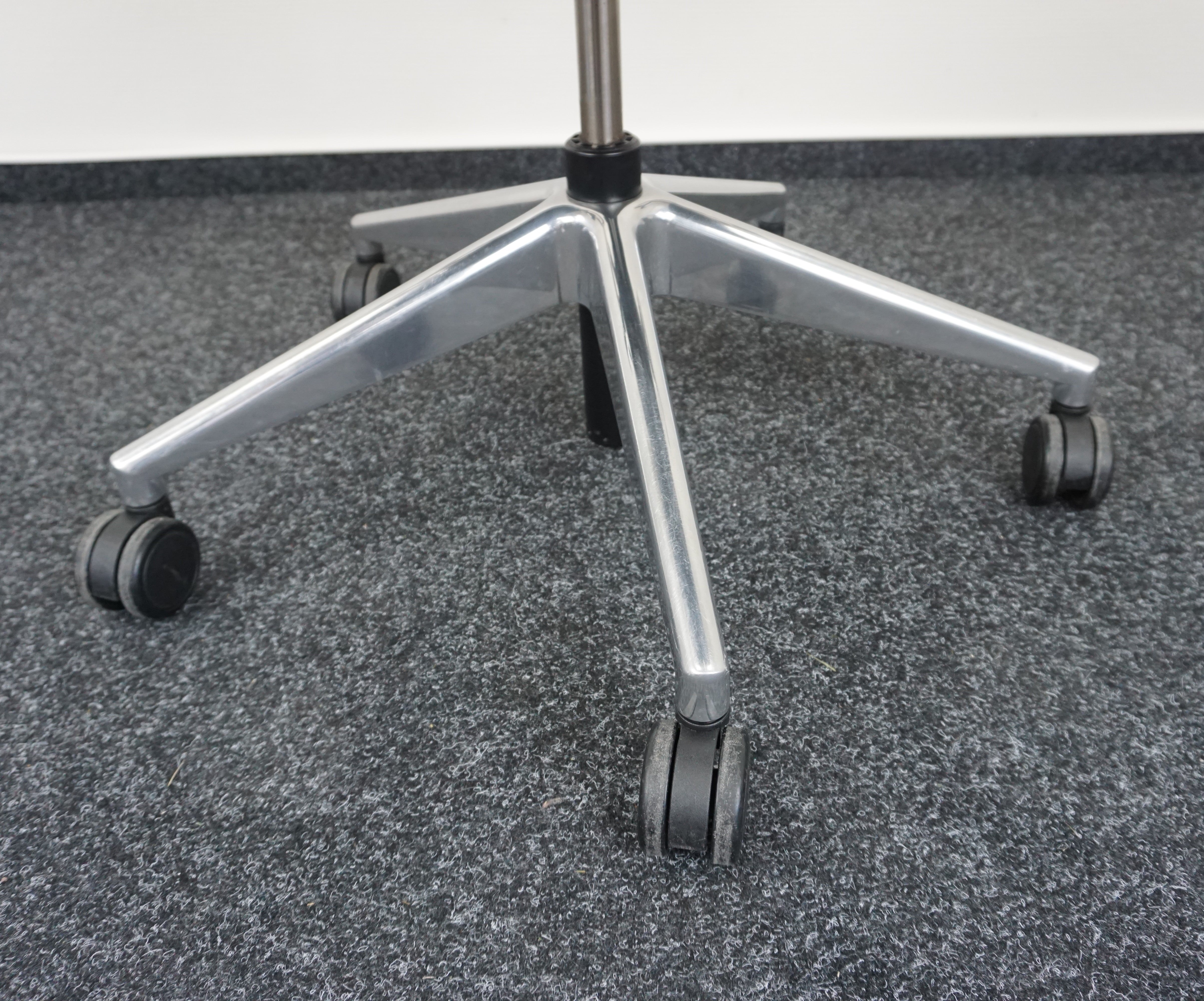 Steelcase Please Bürodrehstuhl Fußdrehkreuz