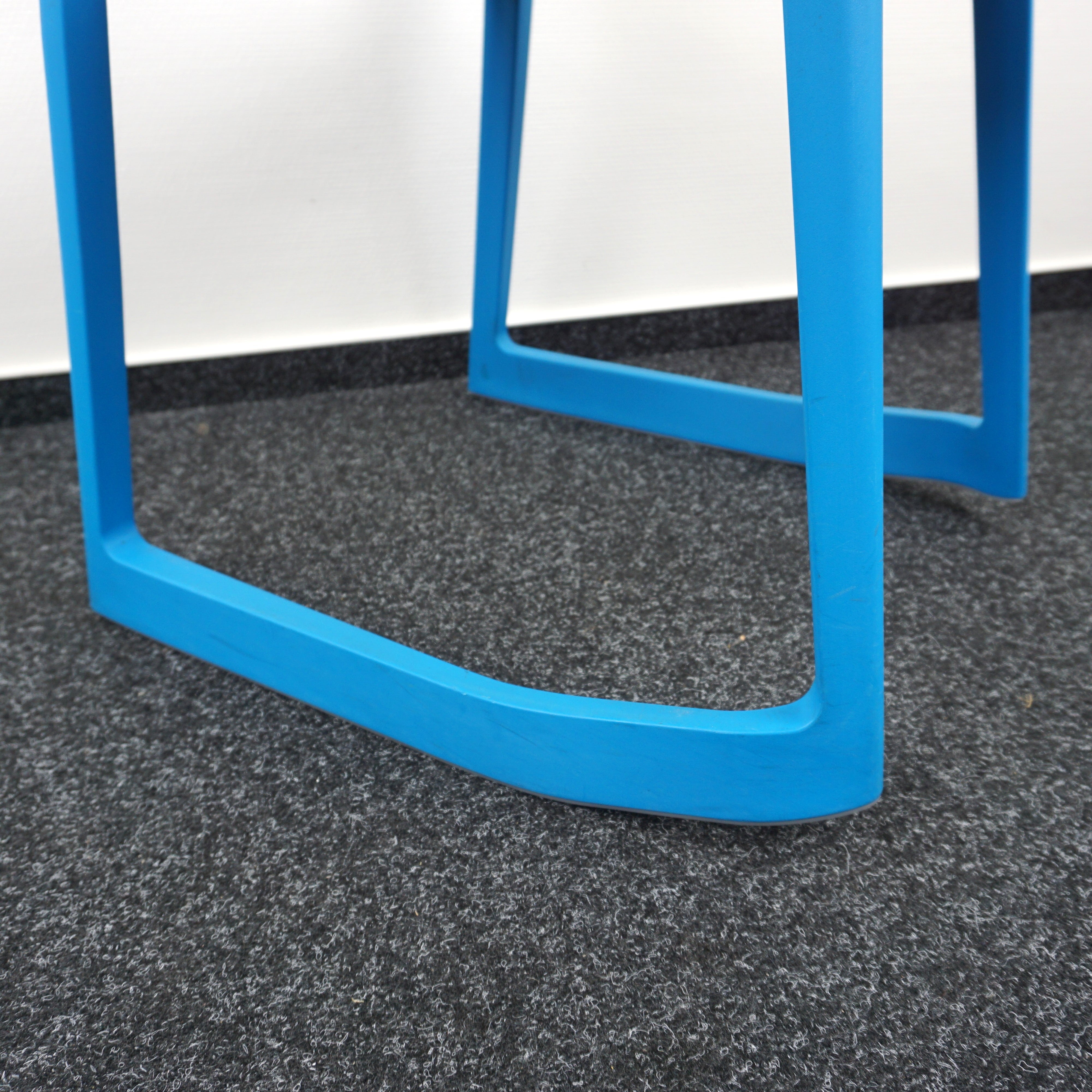 Vitra Tip Ton Designer Stuhl Gletscherblau Fuß
