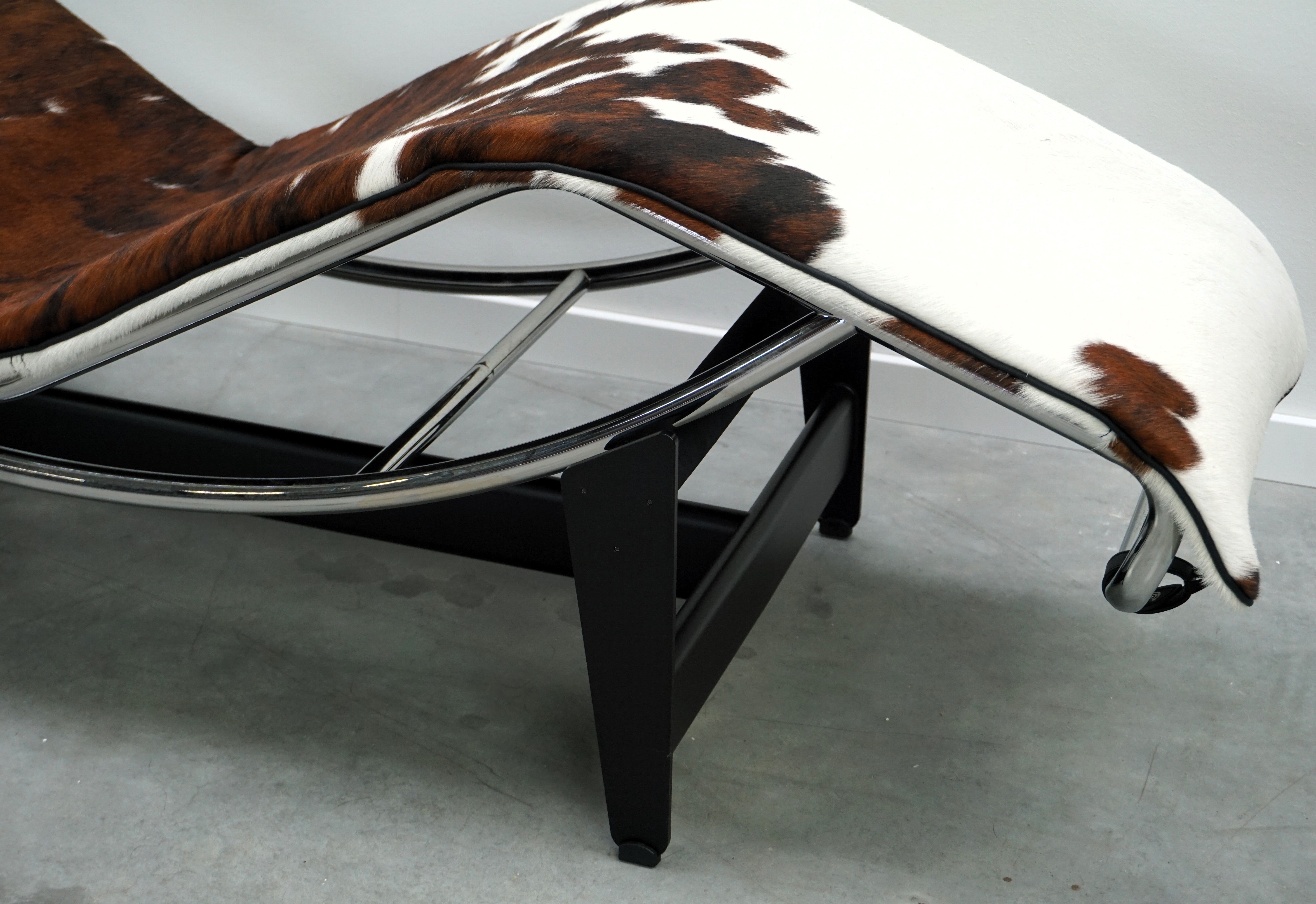 Cassina LC4 Chaise Longue à Réglage Continu Designer Liege | Mehrfarbig