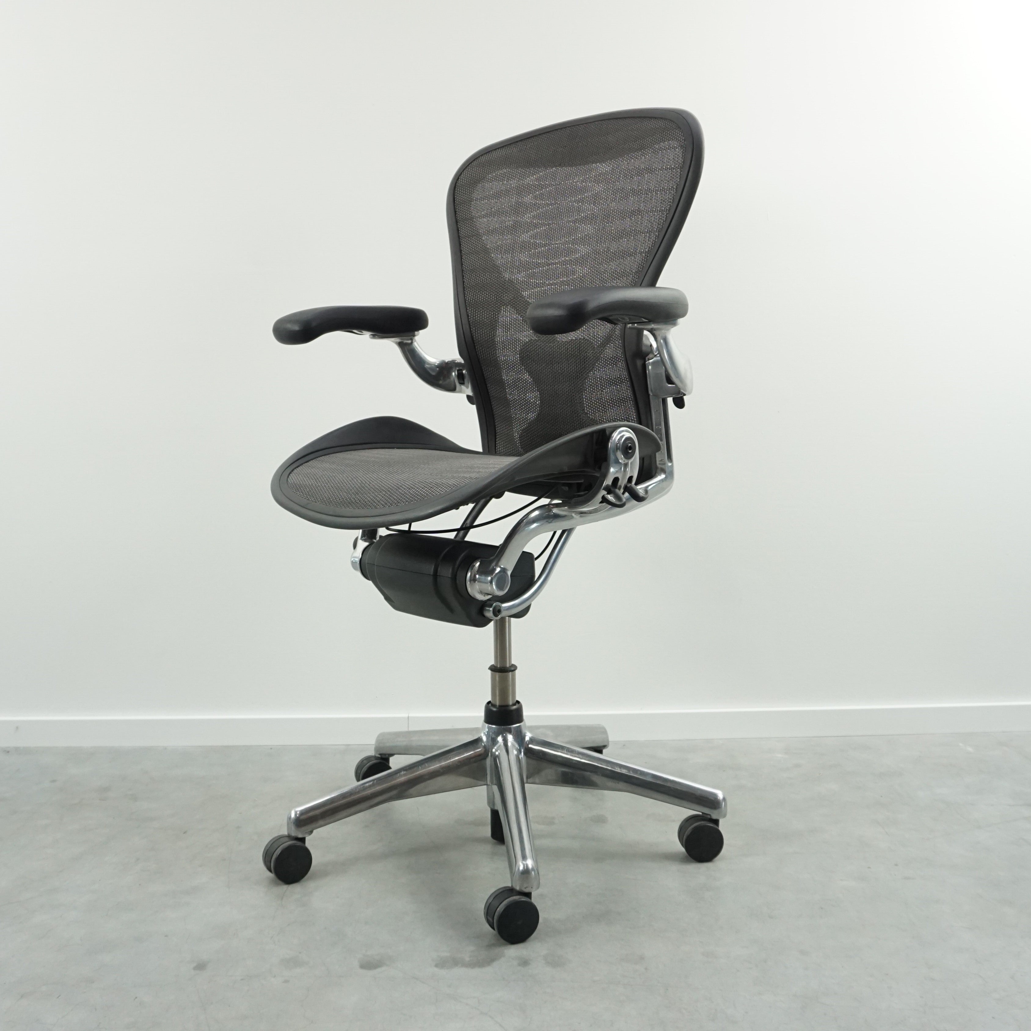 Herman Miller Aeron Bürodrehstuhl | Größe B | Chrom