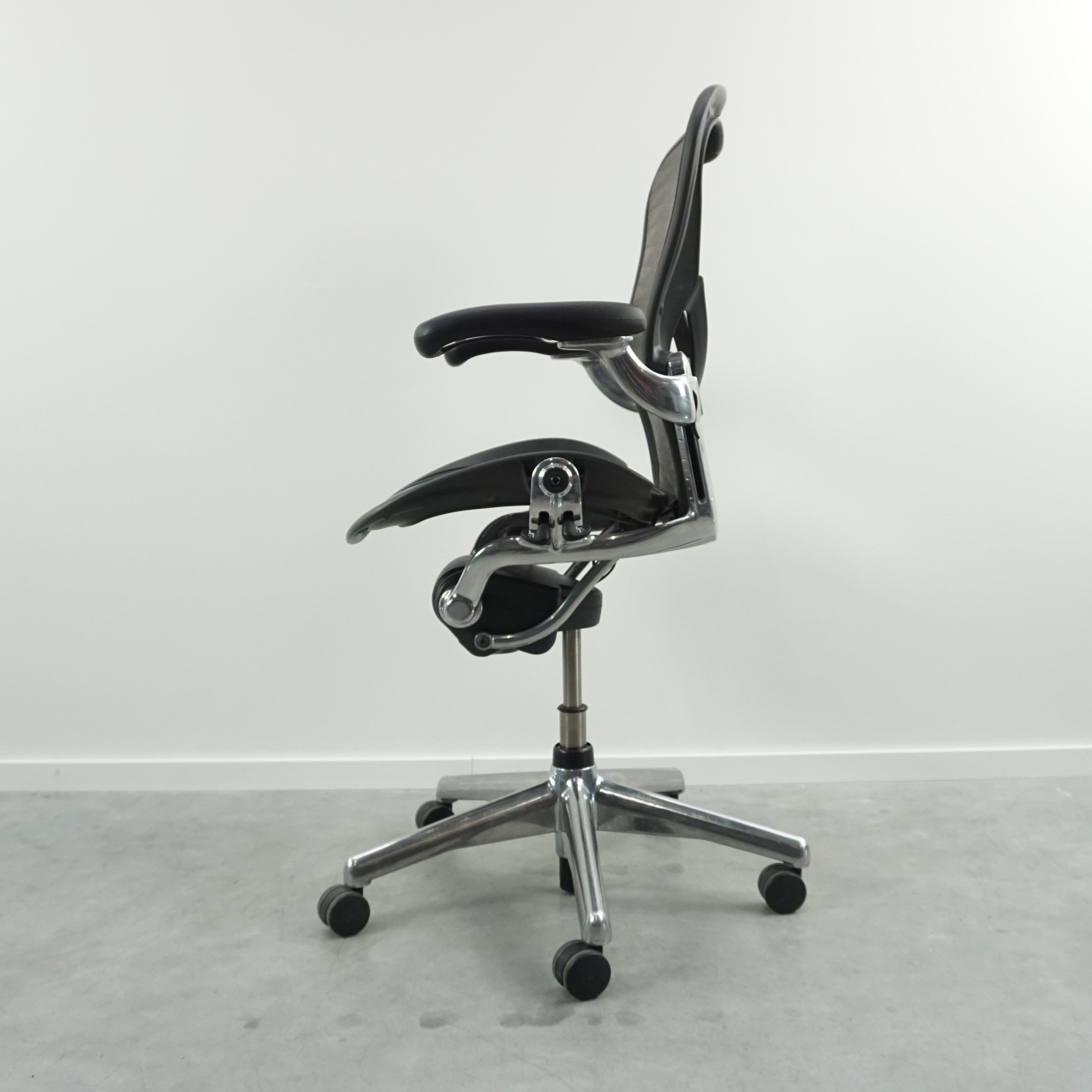 Herman Miller Aeron Bürodrehstuhl | Größe B | Chrom