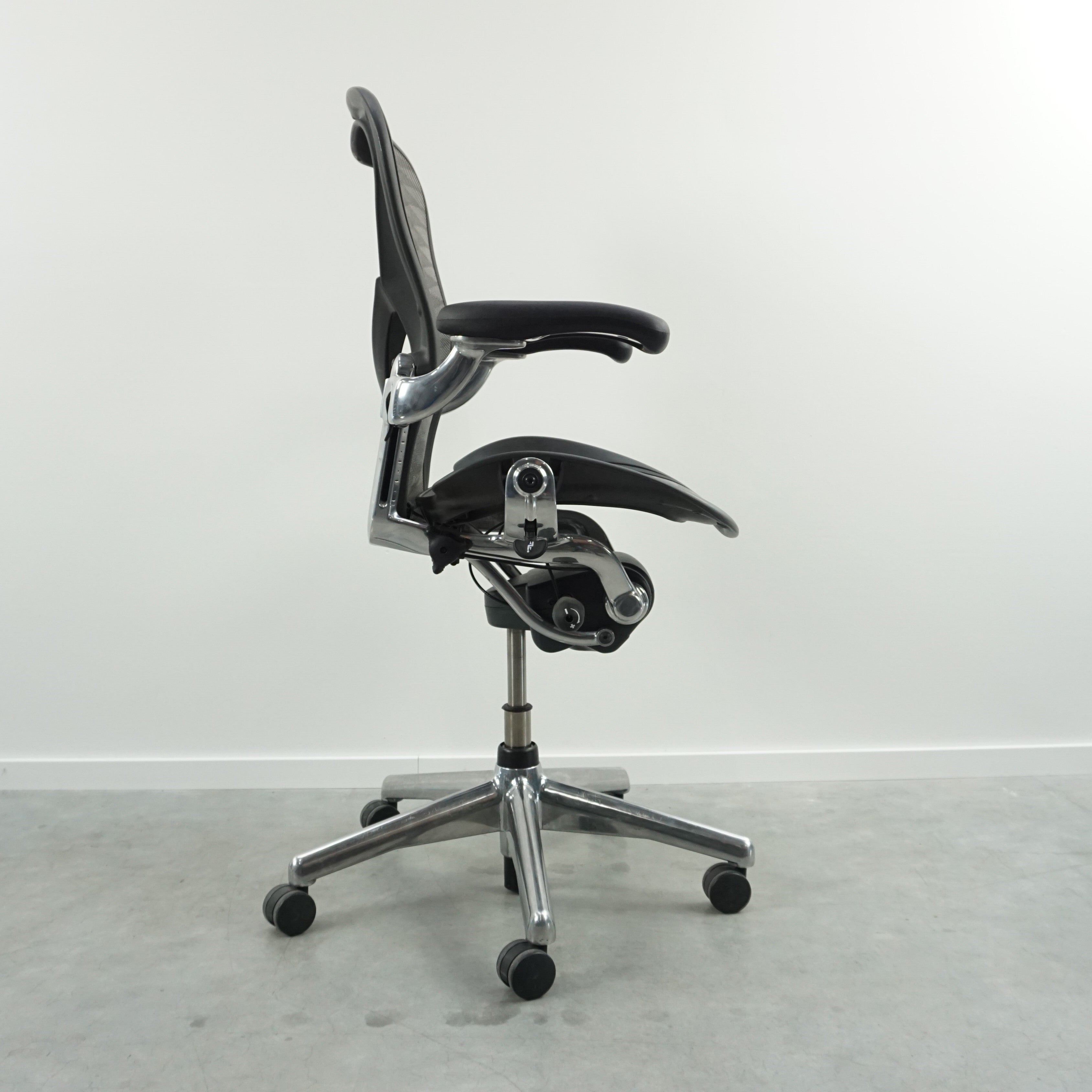 Herman Miller Aeron Bürodrehstuhl | Größe B | Chrom