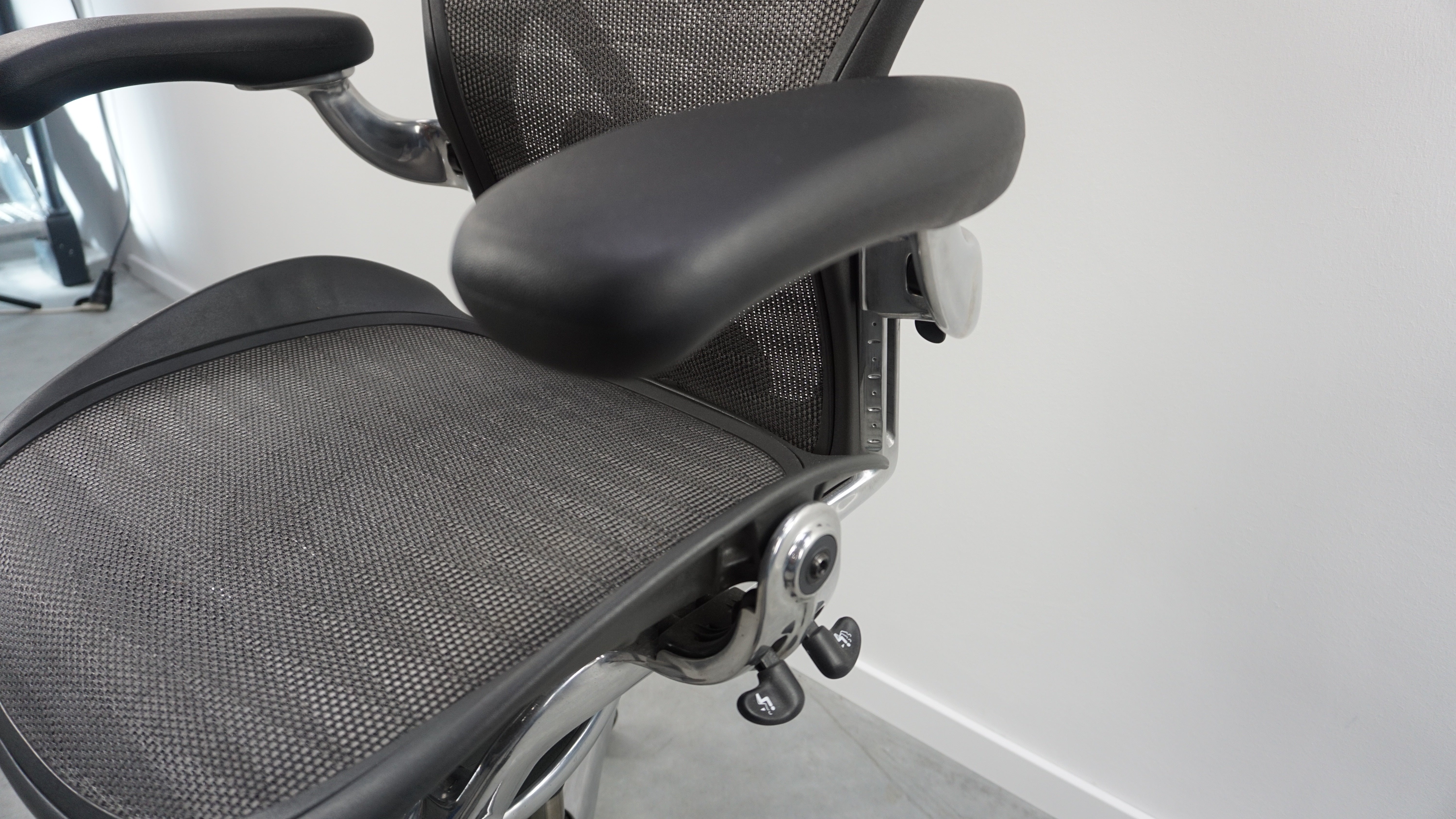 Herman Miller Aeron Bürodrehstuhl | Größe B | Chrom