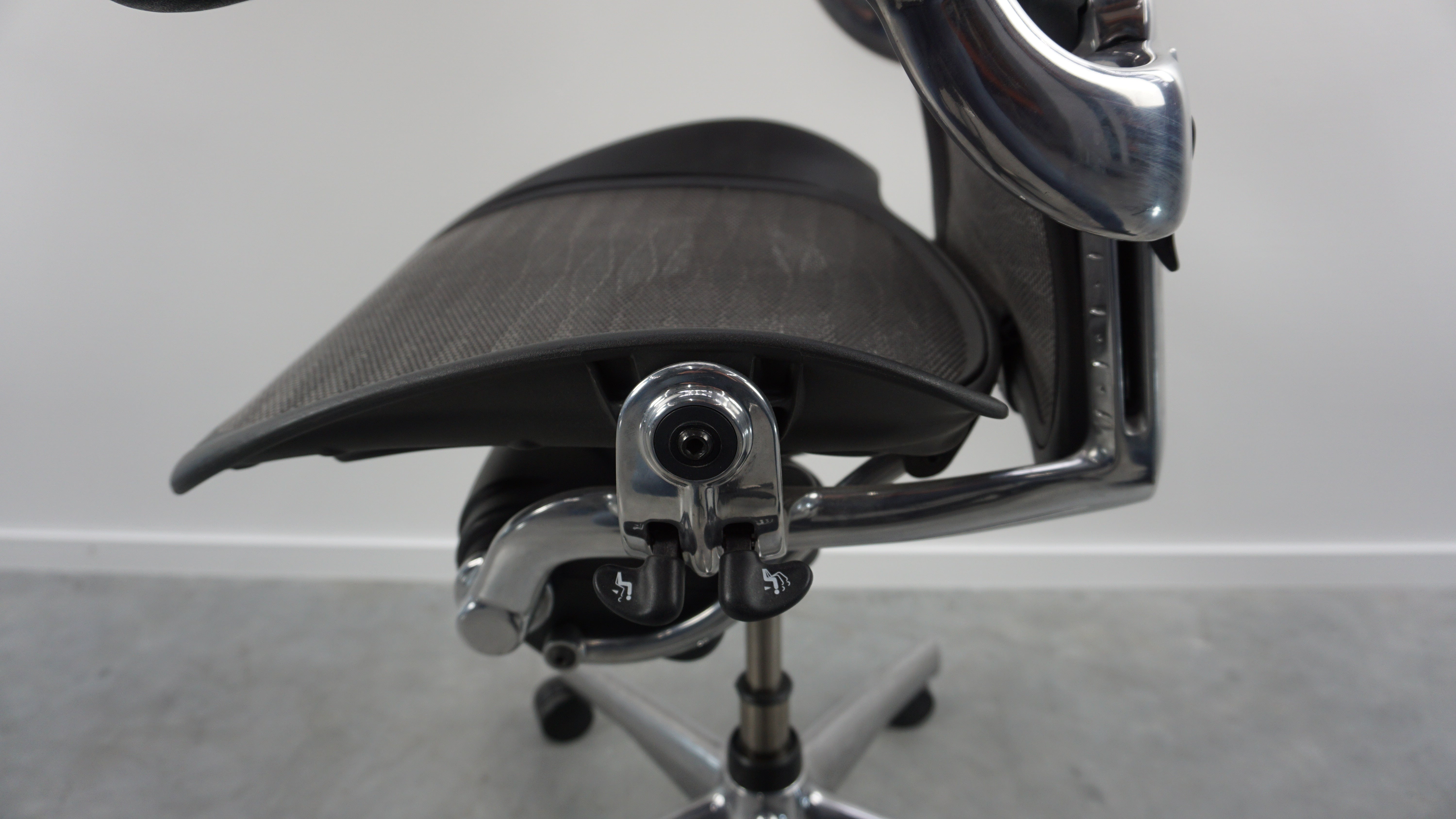 Herman Miller Aeron Bürodrehstuhl | Größe B | Chrom