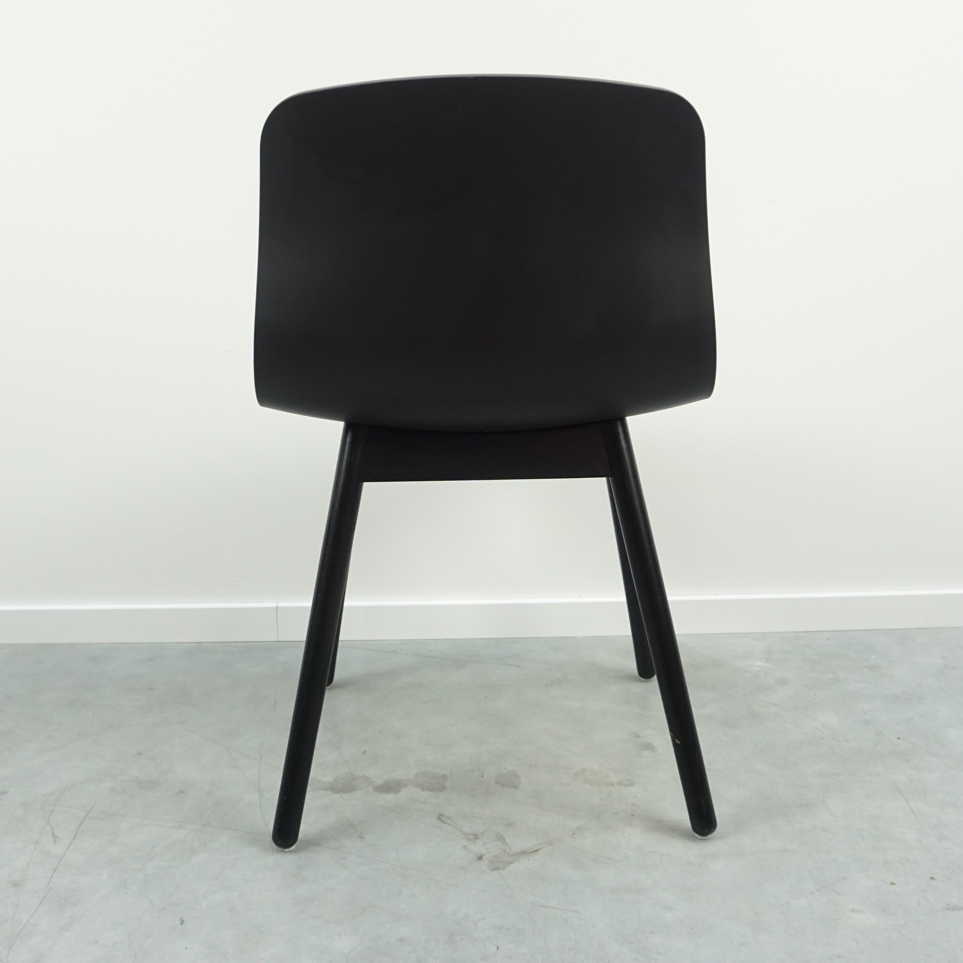 About a Chair AAC12 / AAC 12 Chair Hay