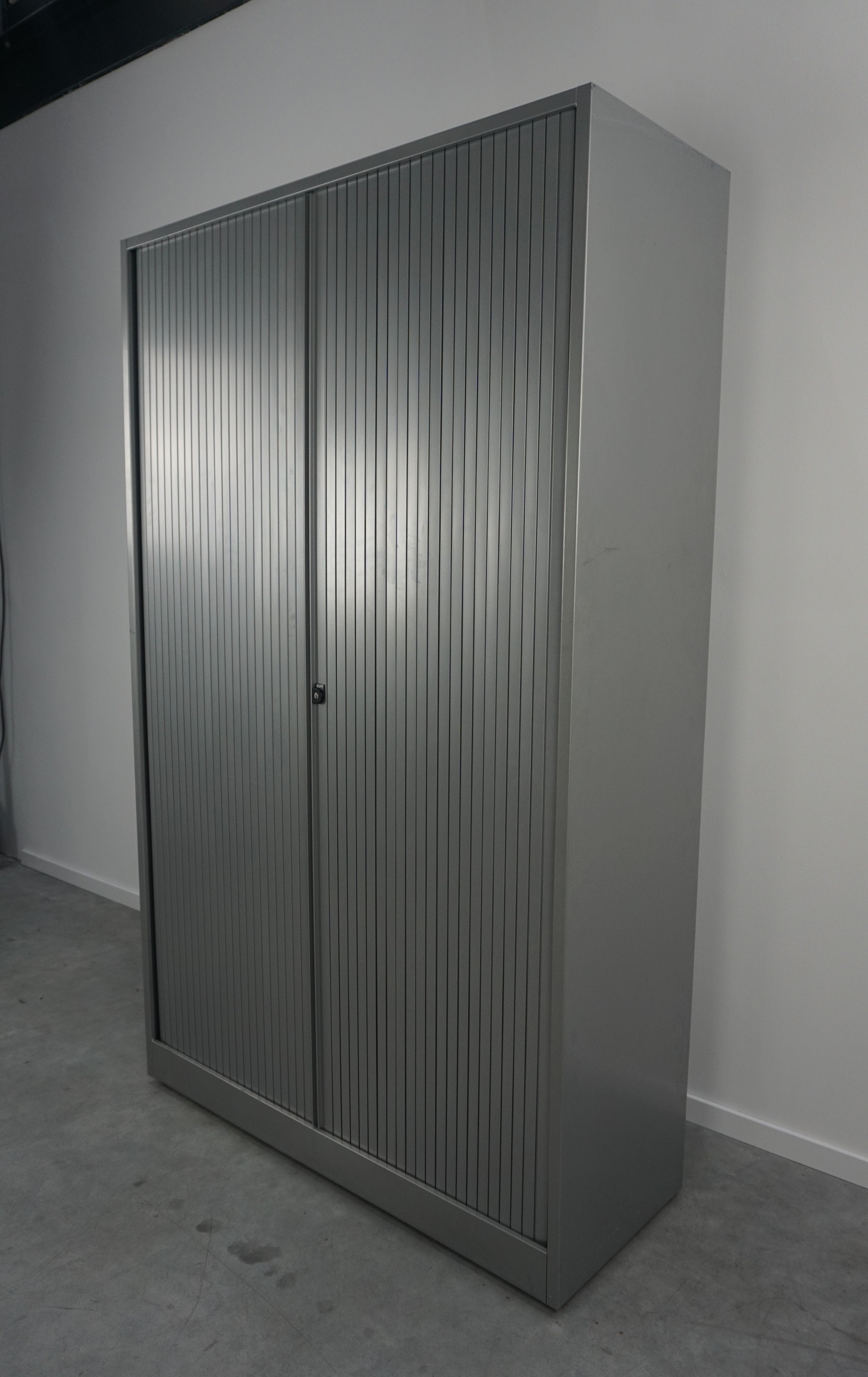 Ahrend Jalousieschrank | Rolladen | Silbergrau | 193 x 120 x 45 cm | 5 OH