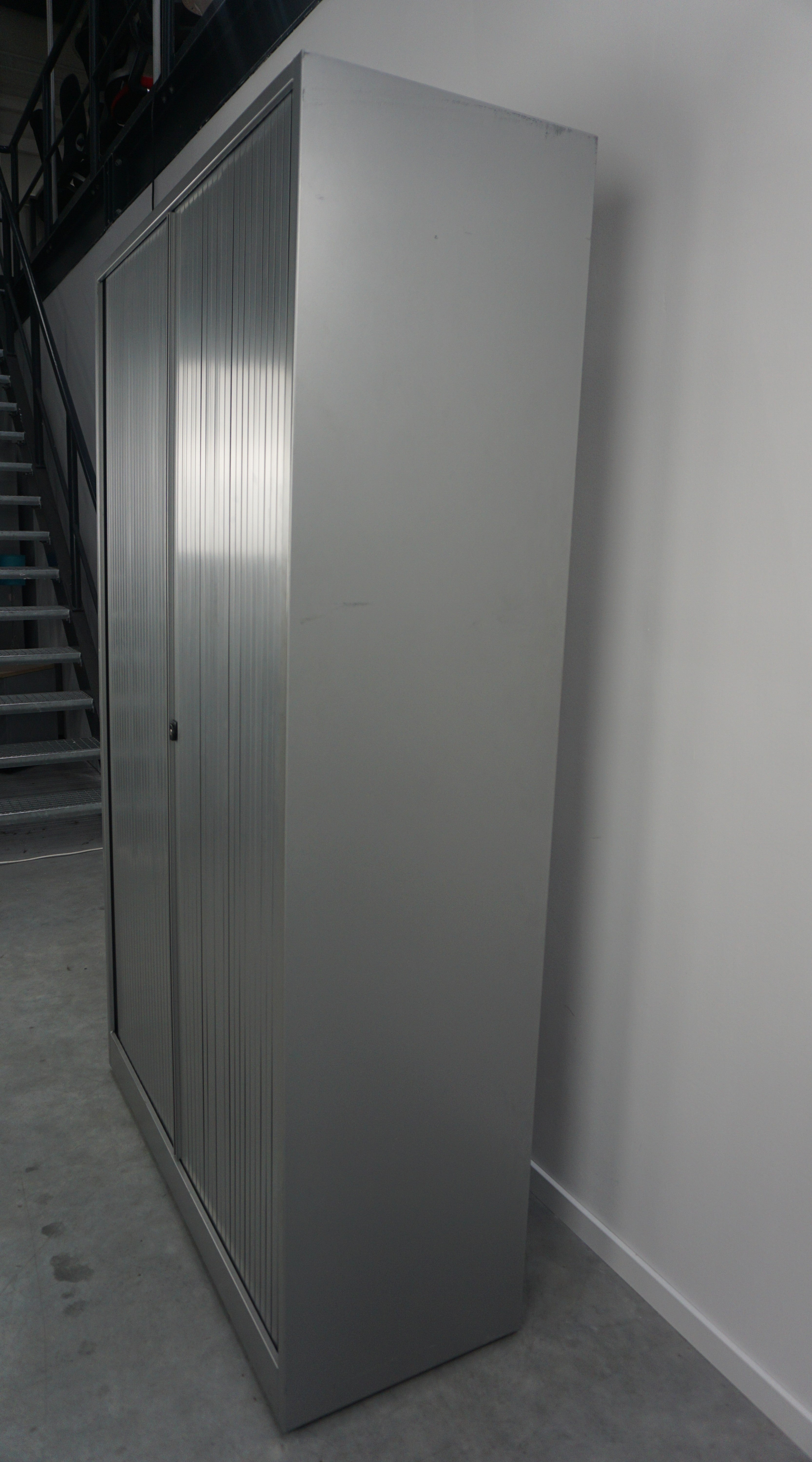 Ahrend Jalousieschrank | Rolladen | Silbergrau | 193 x 120 x 45 cm | 5 OH