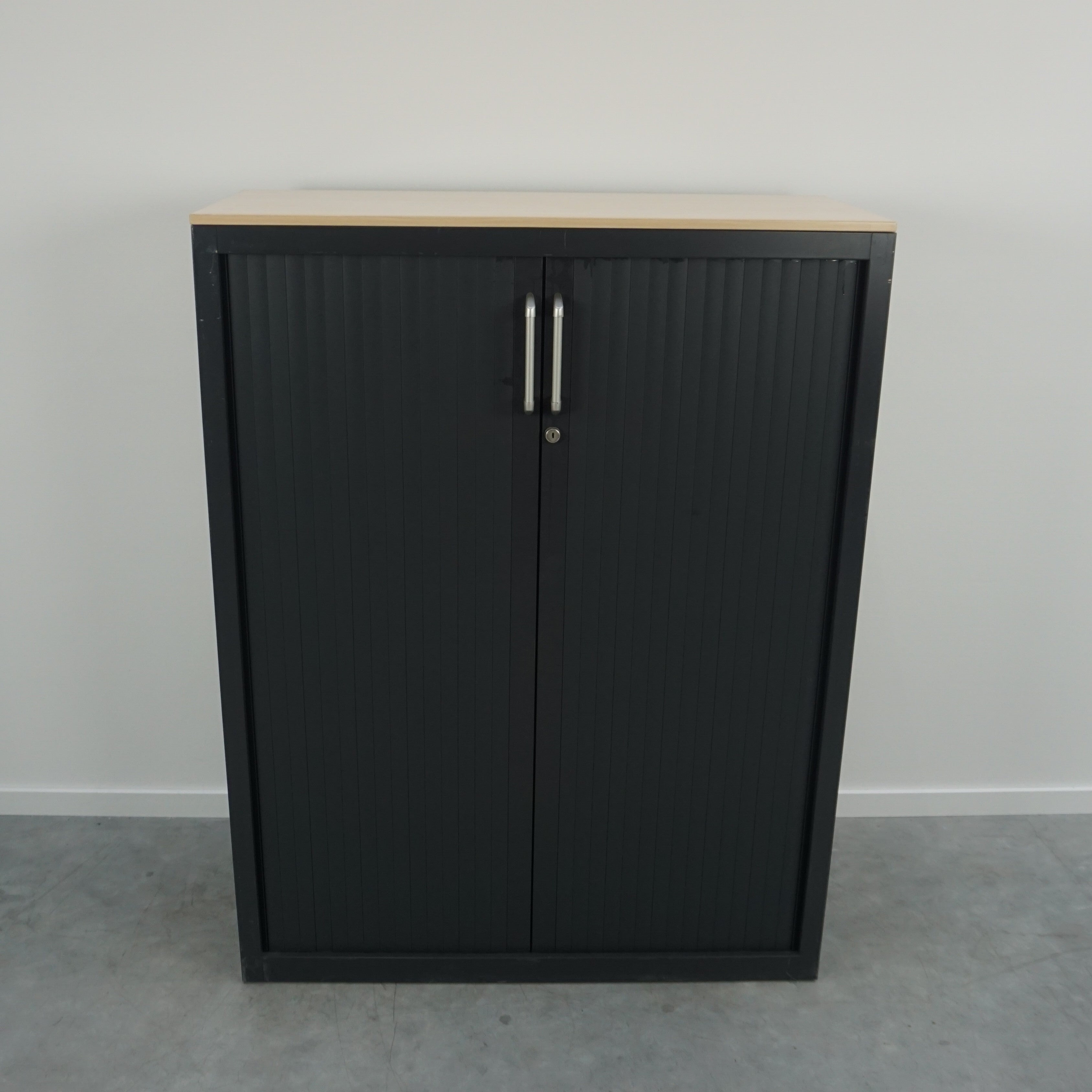Steelcase Jalousieschrank | 130 x 100 x 43 cm | Schwarz | 3 OH