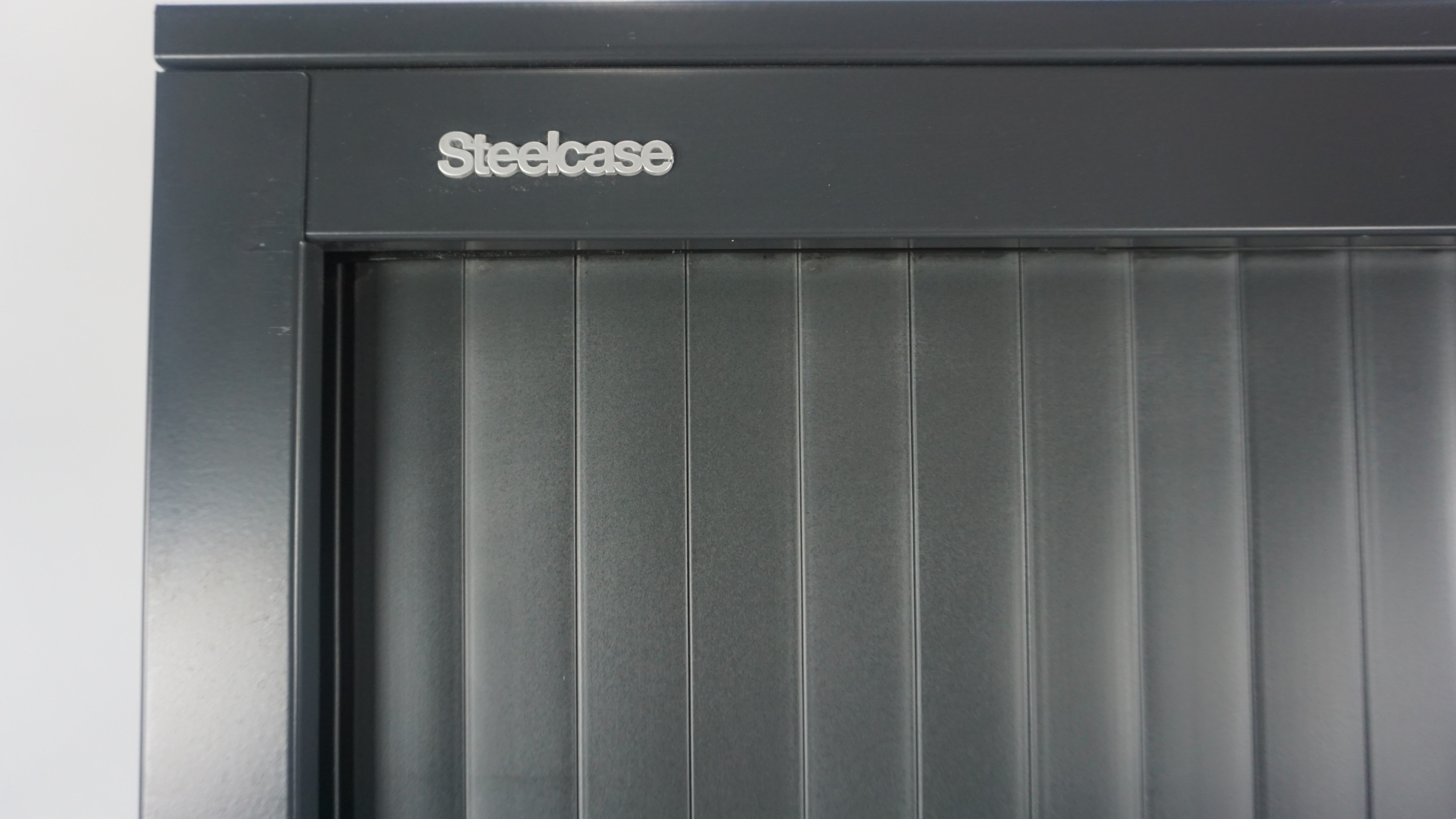 Steelcase Jalousieschrank | 199 x 120 x 43 cm | Anthrazit | 5 OH