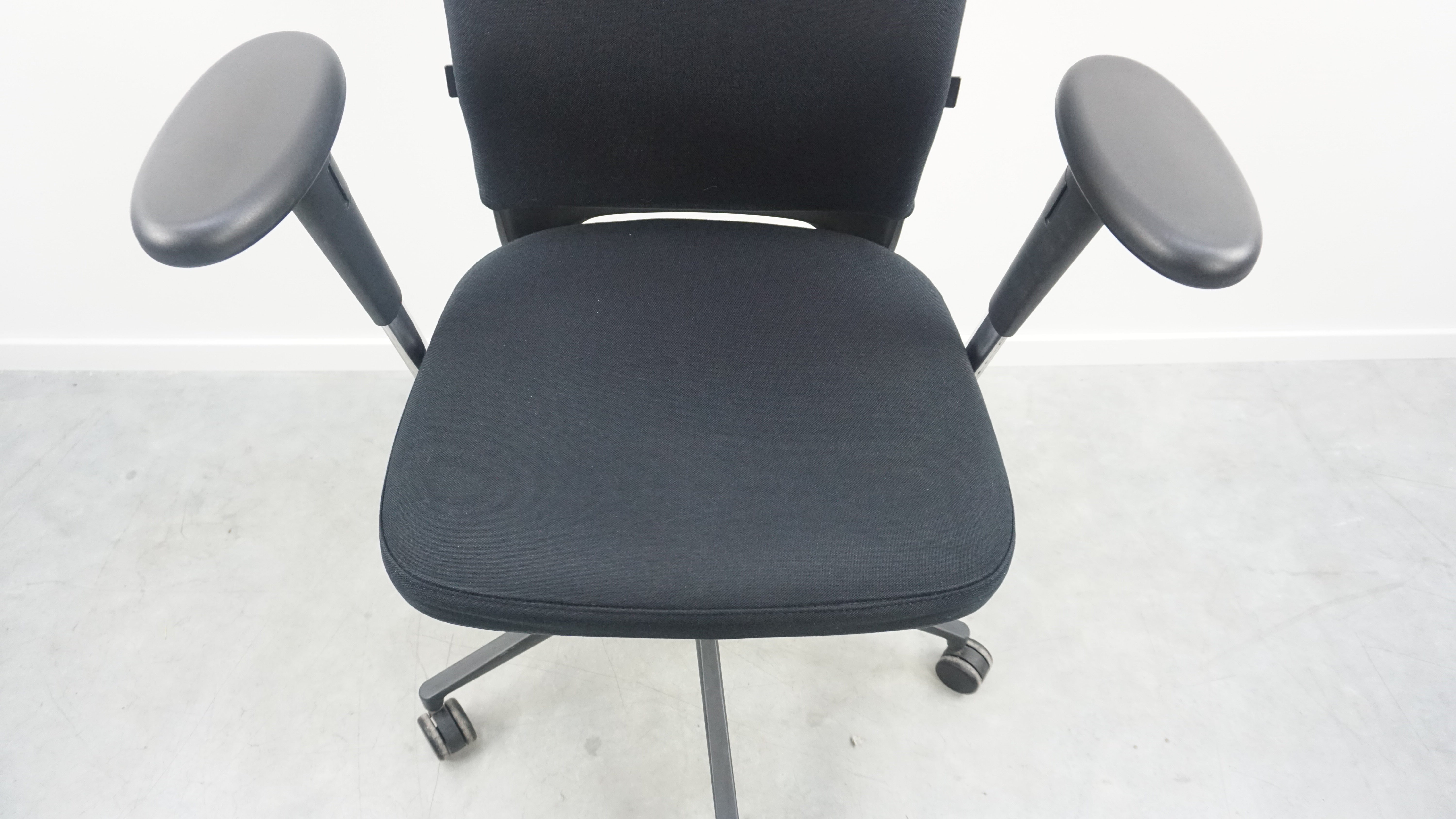 Vitra ID Soft Bürodrehstuhl | Schwarz