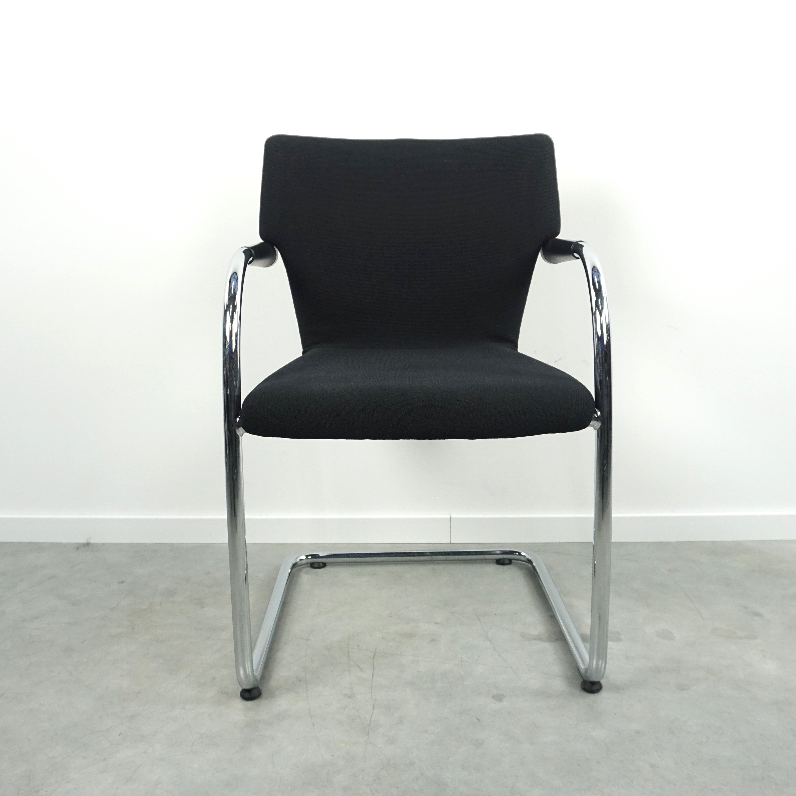 Vitra Visastripes Konferenzstuhl | Schwarz