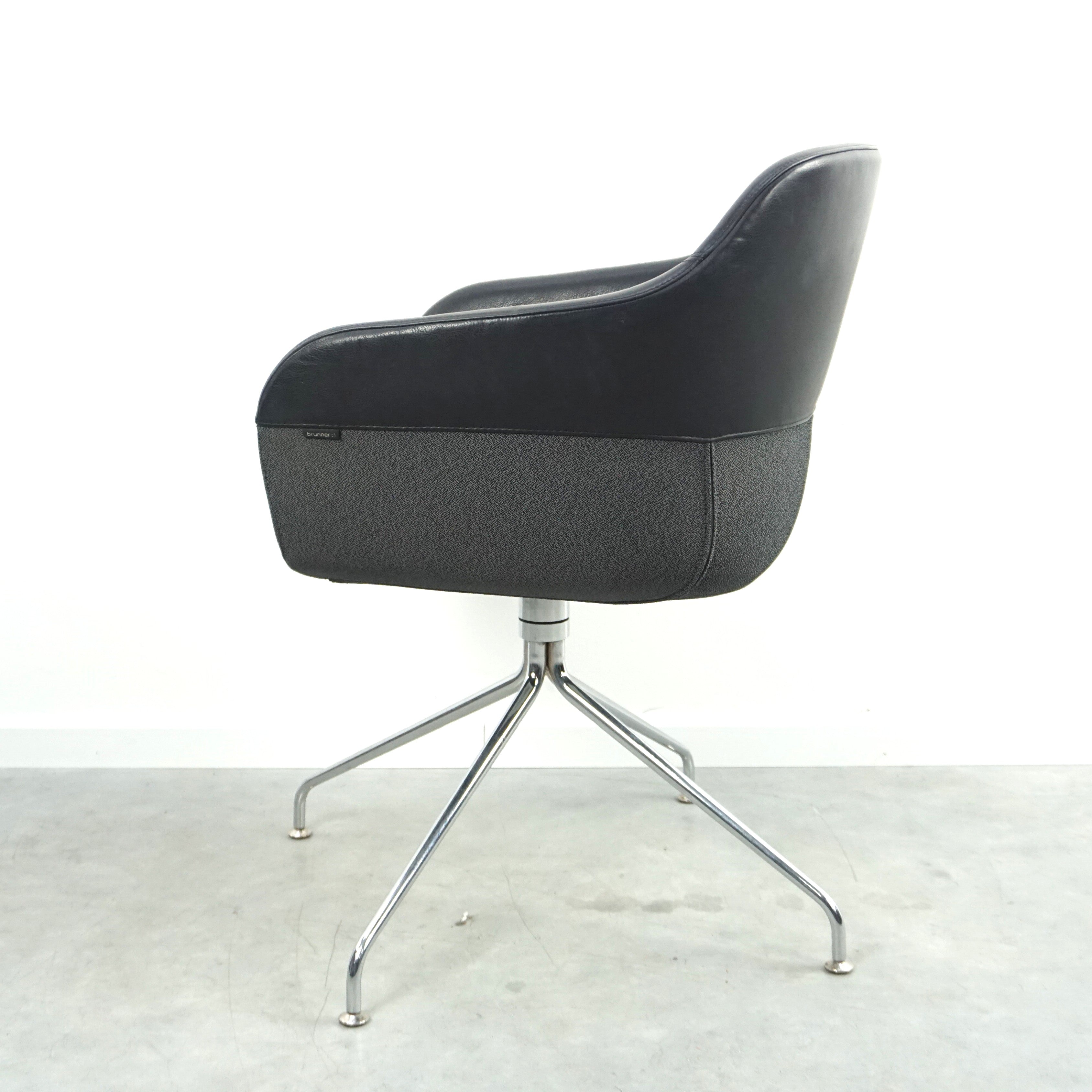 Brunner Crona Design-Sessel | Grau-Schwarz | Ledereinsatz