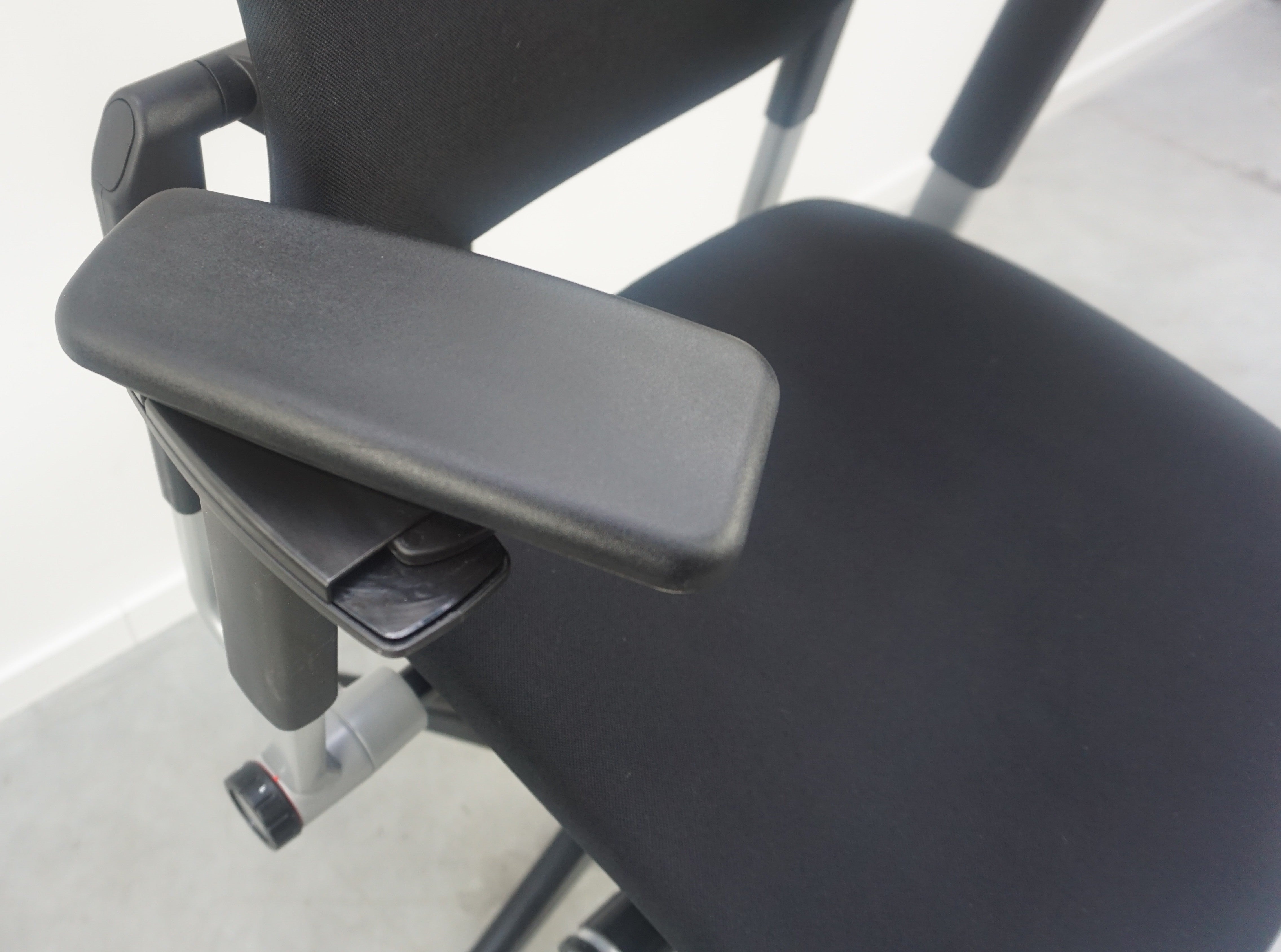 Steelcase Please Bürodrehstuhl | Schwarz