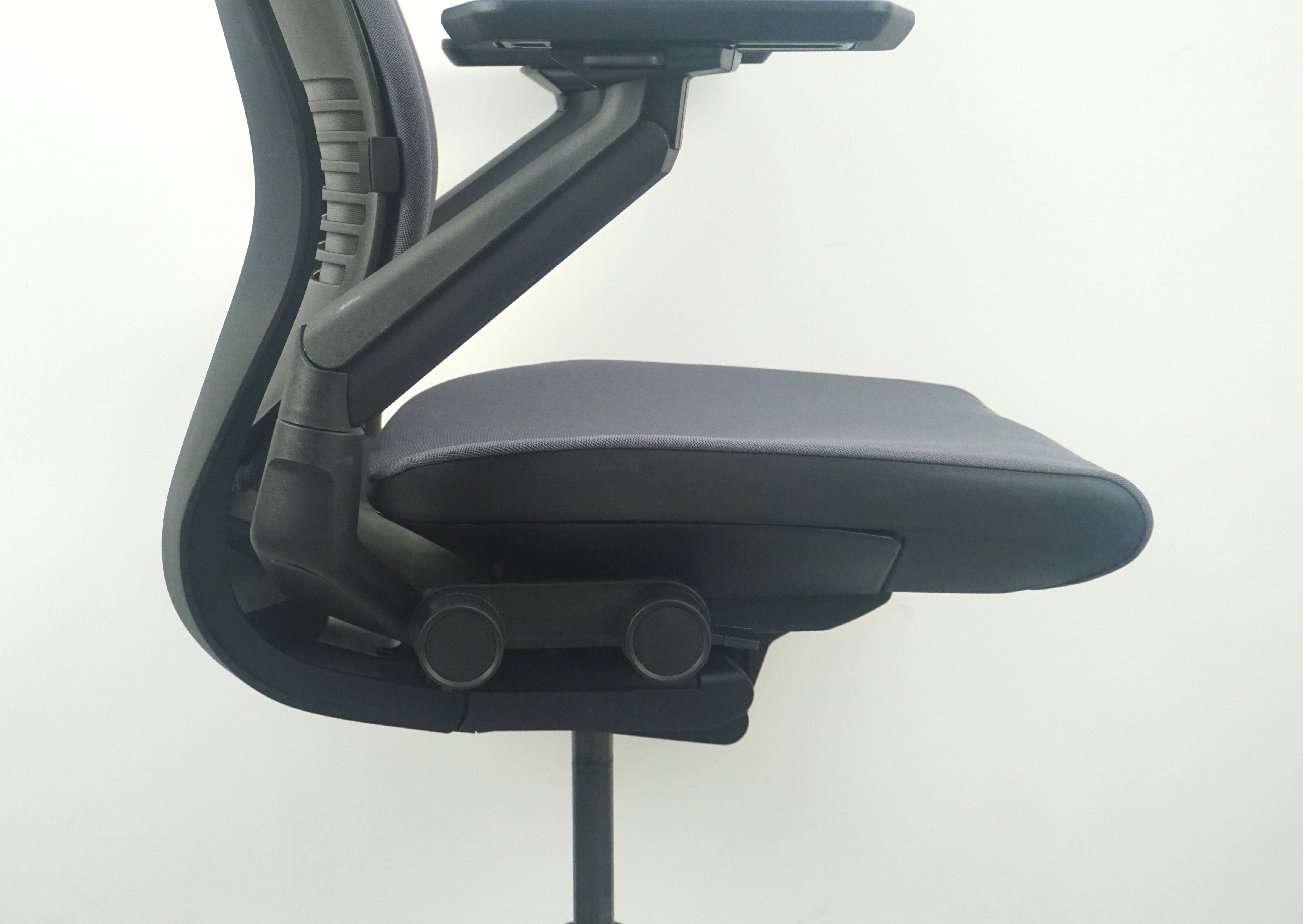 Steelcase Gesture Bürodrehstuhl | Mit Kleiderbügel | Grau