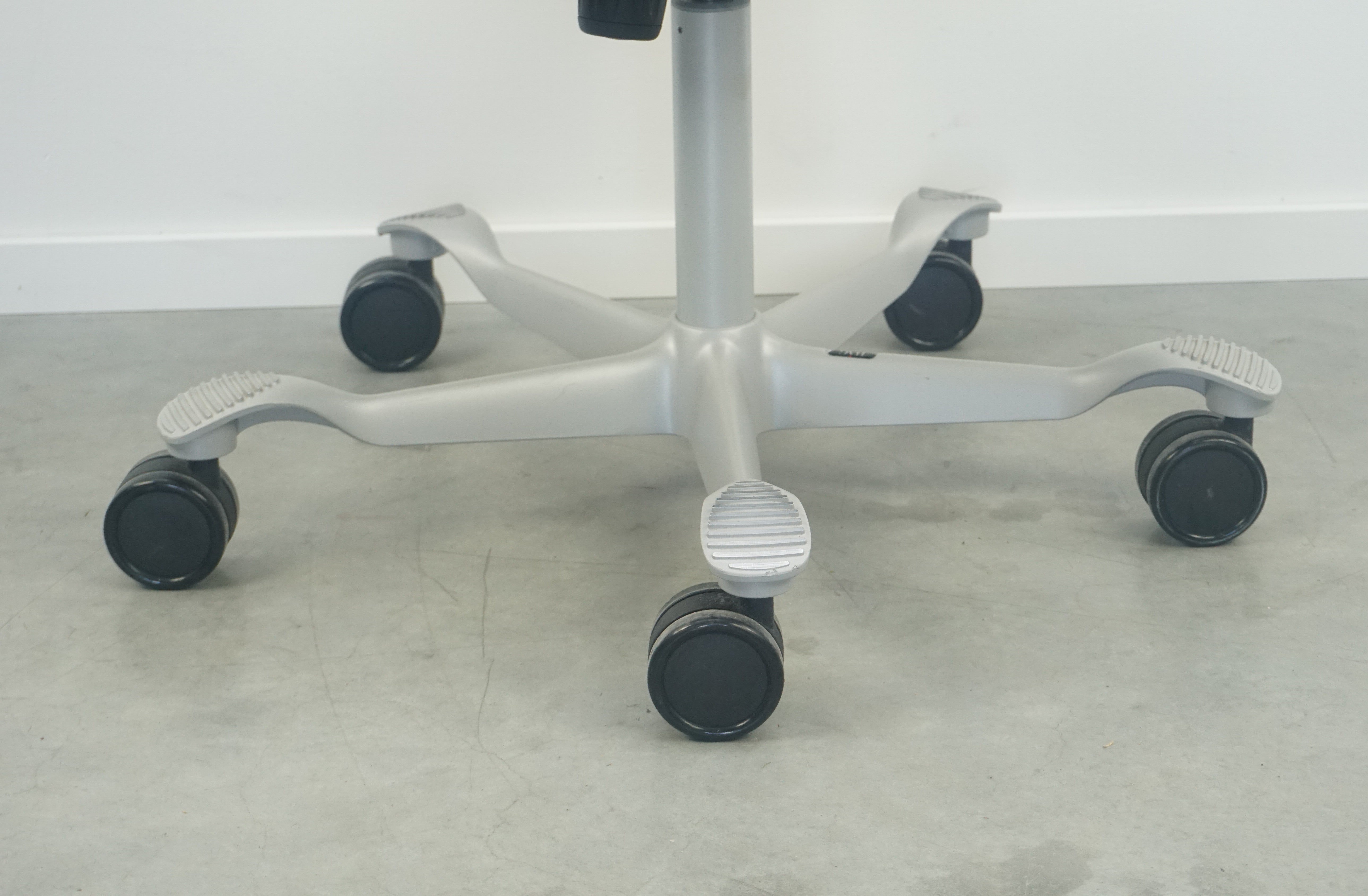 HAG Capisco 8106 Bürostuhl | Ergonomisch | Blau-Grau
