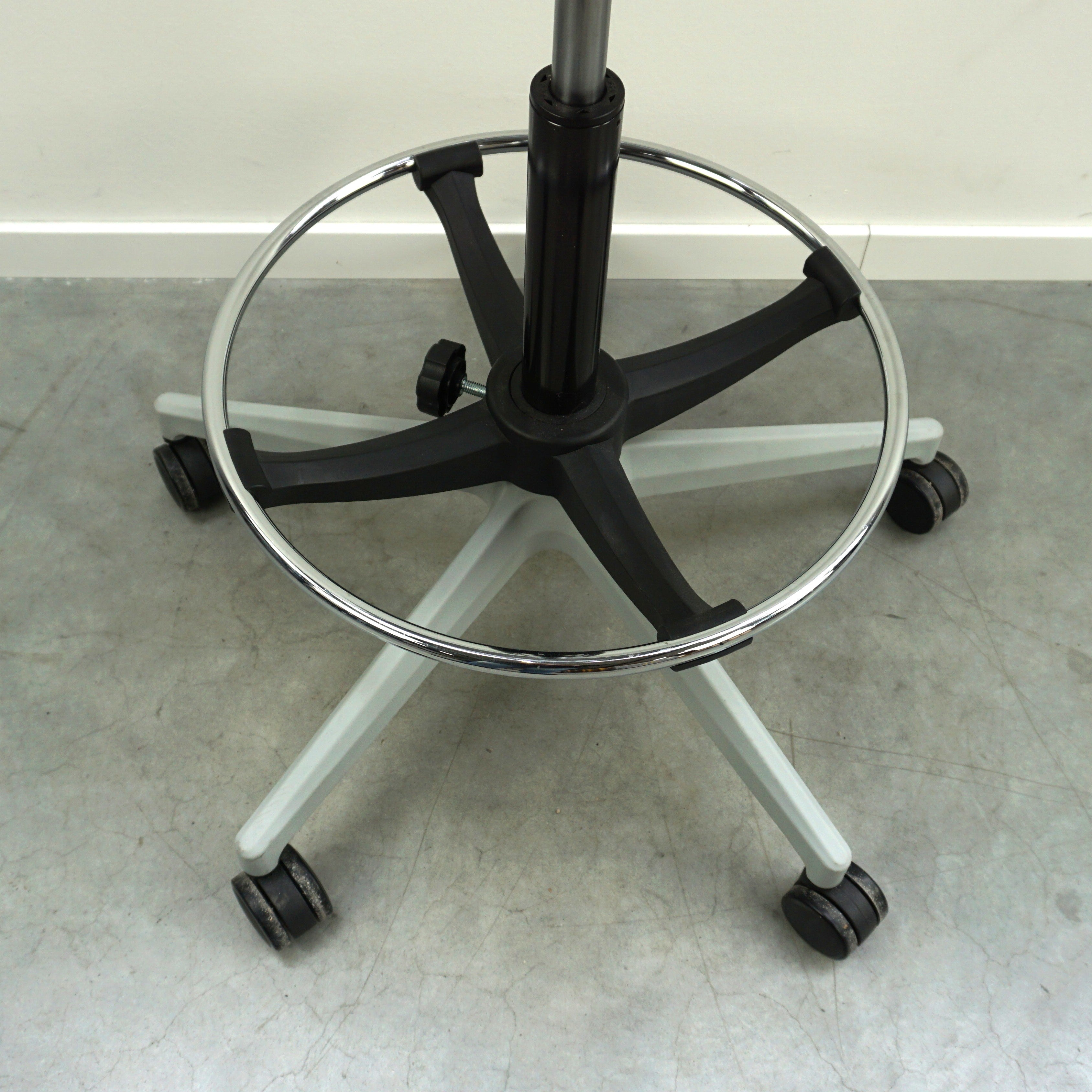 Counterstuhl | Grau | Hohe Gasfeder