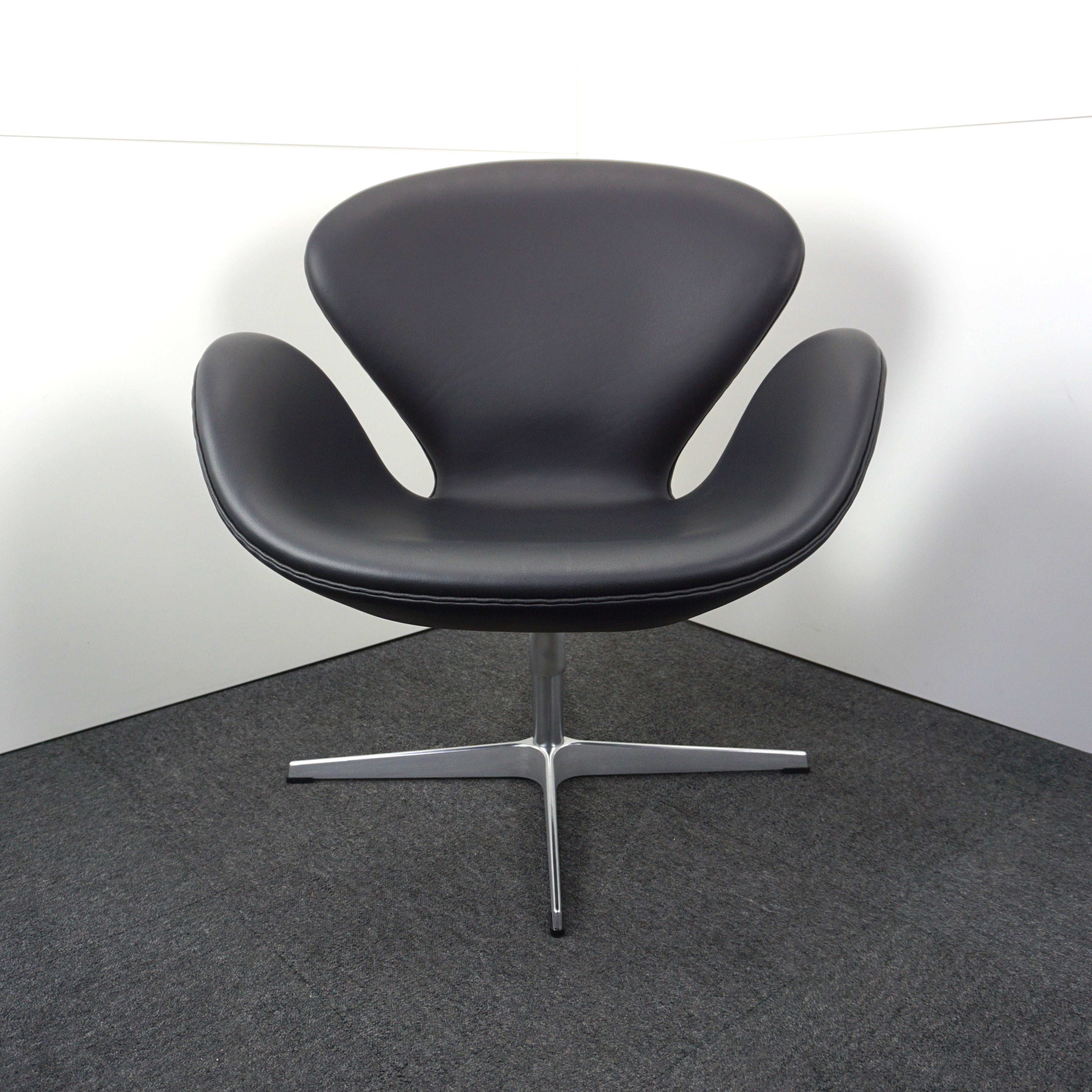 Fritz Hansen Swan Chair Design Sessel | Schwarz | Leder | Neu Gepolstert