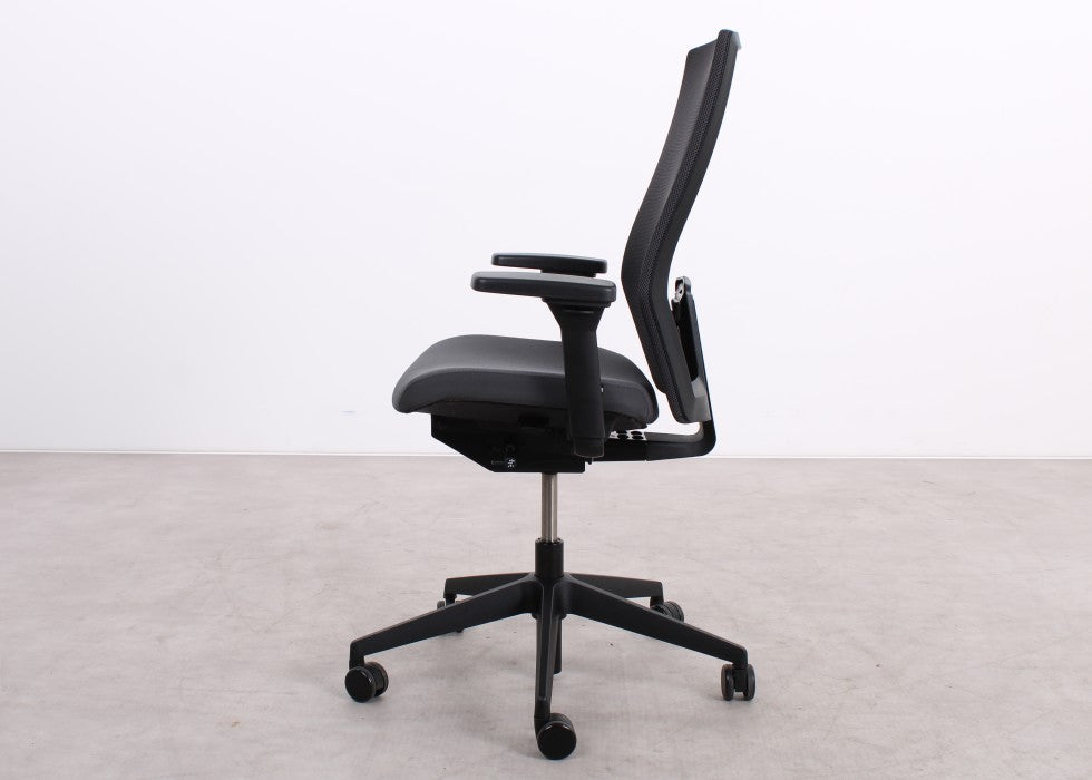 König + Neurath JET II ergonomischer Bürostuhl in Anthrazit, refurbished durch R&M
