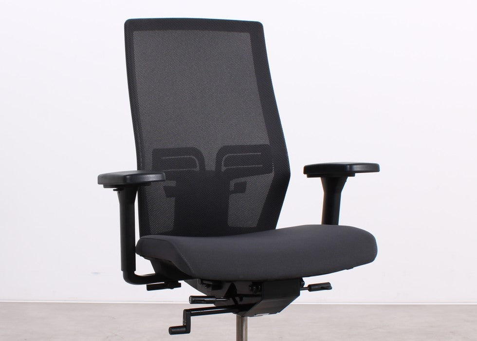 König + Neurath JET II ergonomischer Bürostuhl in Anthrazit, refurbished durch R&M