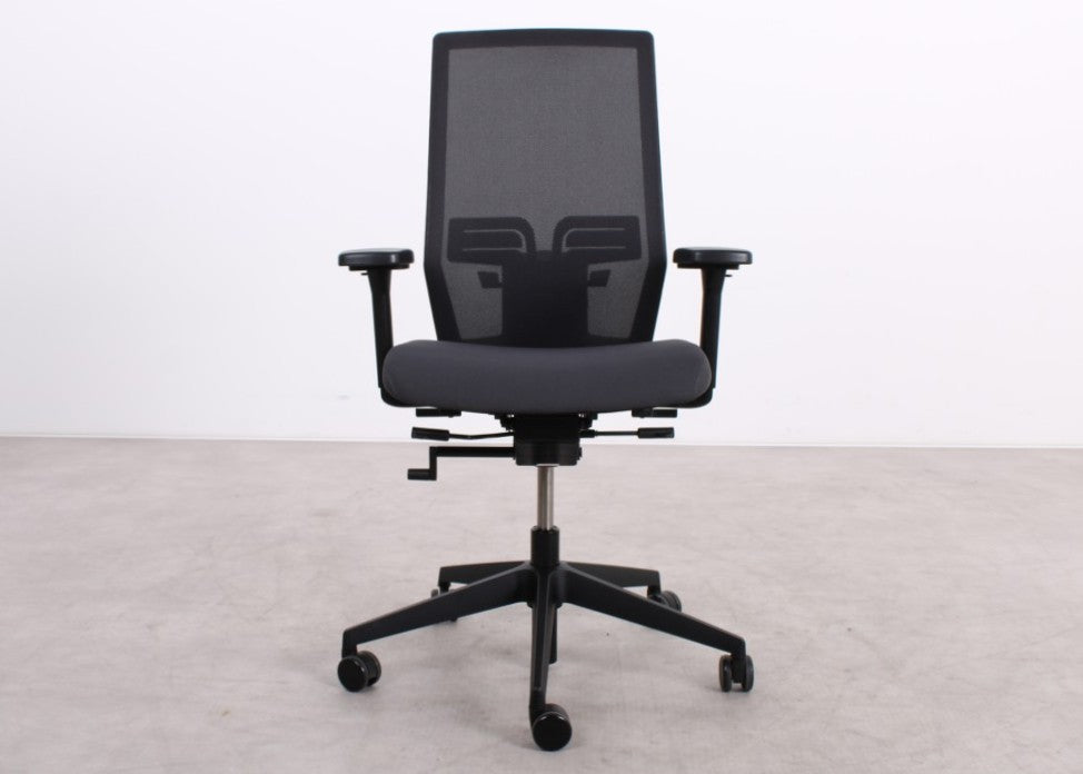 König + Neurath JET II ergonomischer Bürostuhl in Anthrazit, refurbished durch R&M