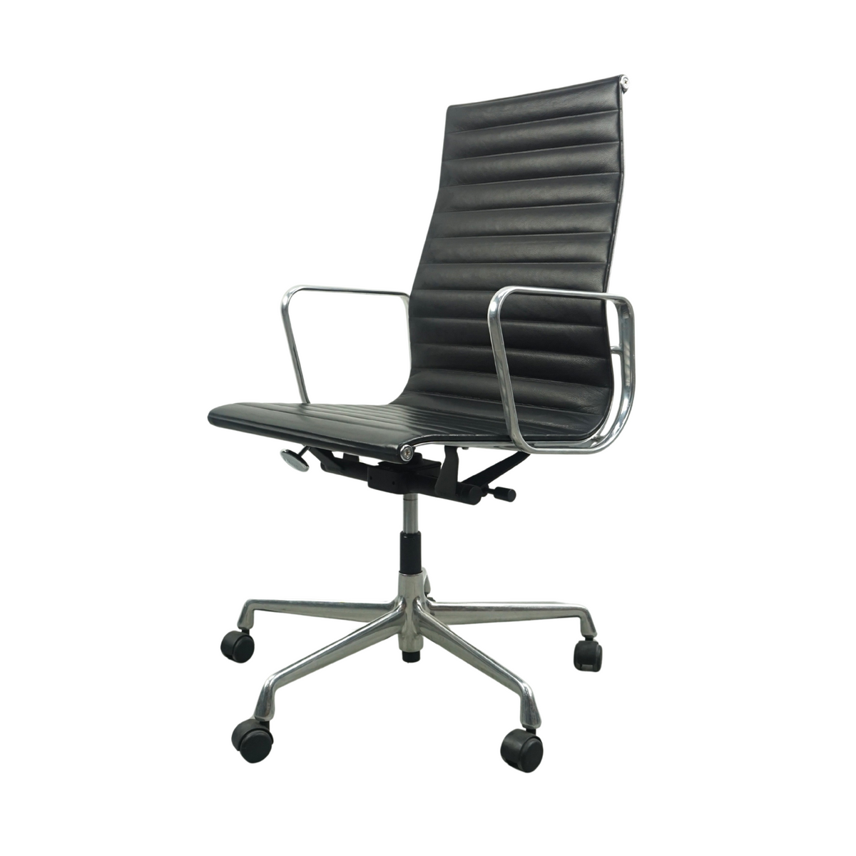 Vitra Aluminium Chair EA 119 Bürodrehstuhl | Schwarz | Leder