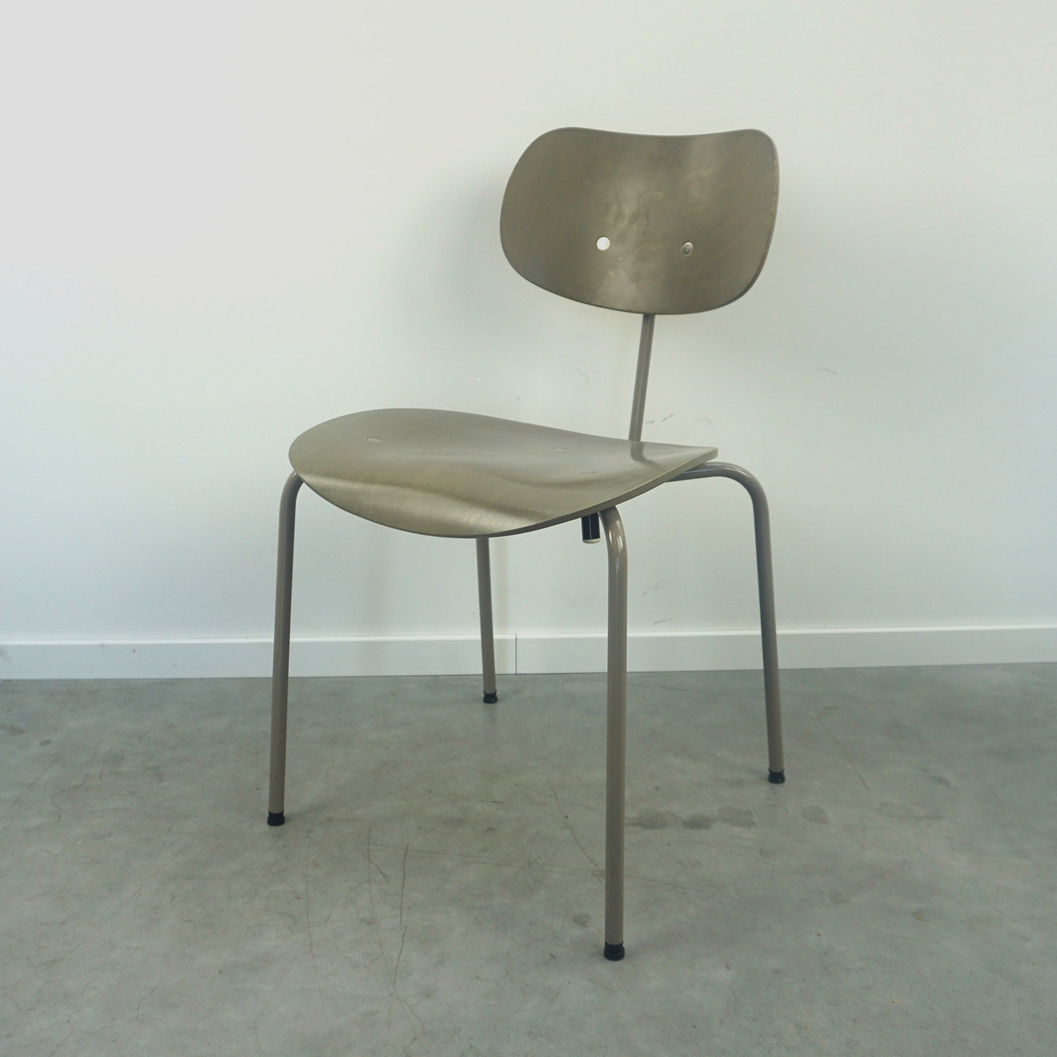 Wilde + Spieth by Egon Eiermann SE68 Chair Grau