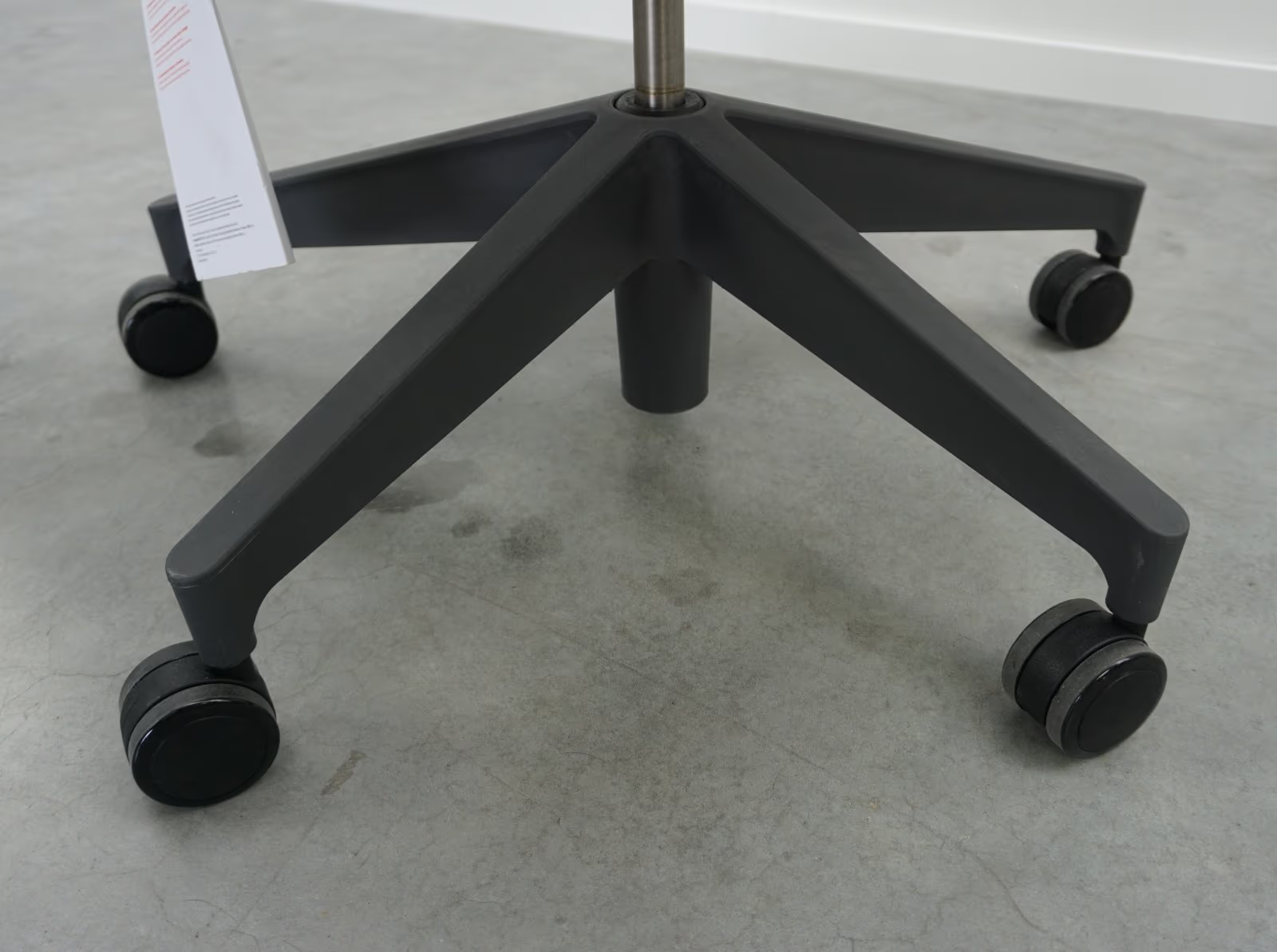 Herman Miller Mirra 2 Bürodrehstuhl | Graphit | Schwarz