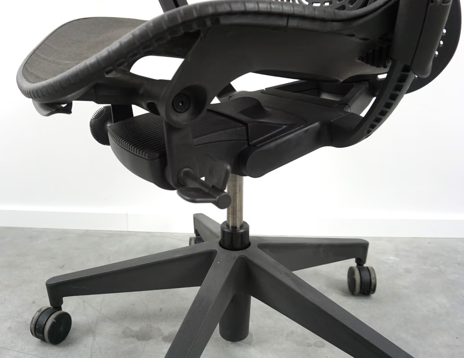 Herman Miller Mirra 2 Bürodrehstuhl | Graphit