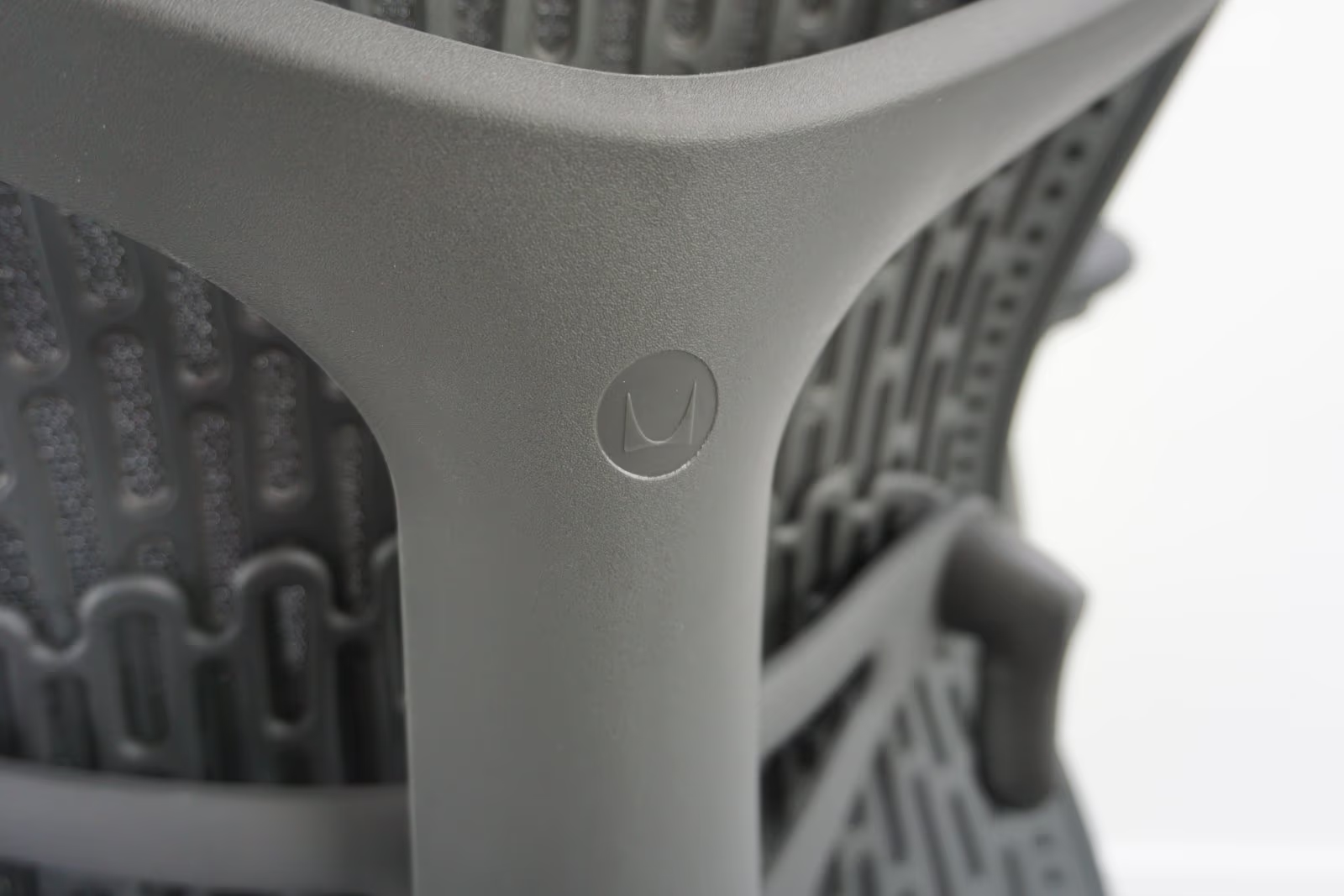 Herman Miller Mirra 2 Bürodrehstuhl | Graphit | Schwarz