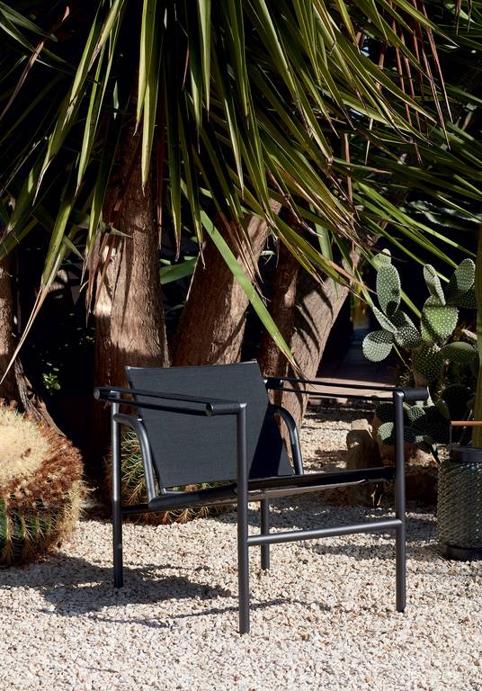 cassina lc1 fauteuil dossier basculant uam schwarz